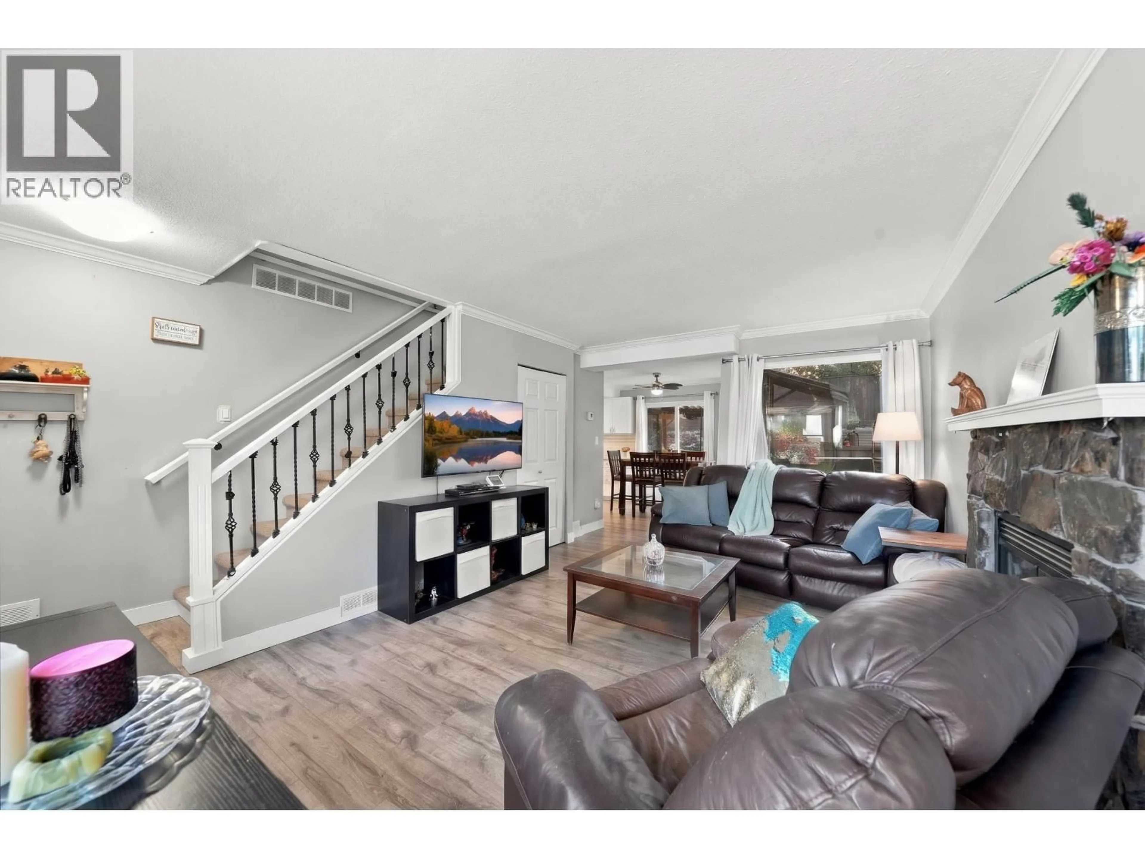 Living room with furniture, unknown for 19 - 21550 CHERRINGTON AVENUE, Maple Ridge British Columbia V2X8S7