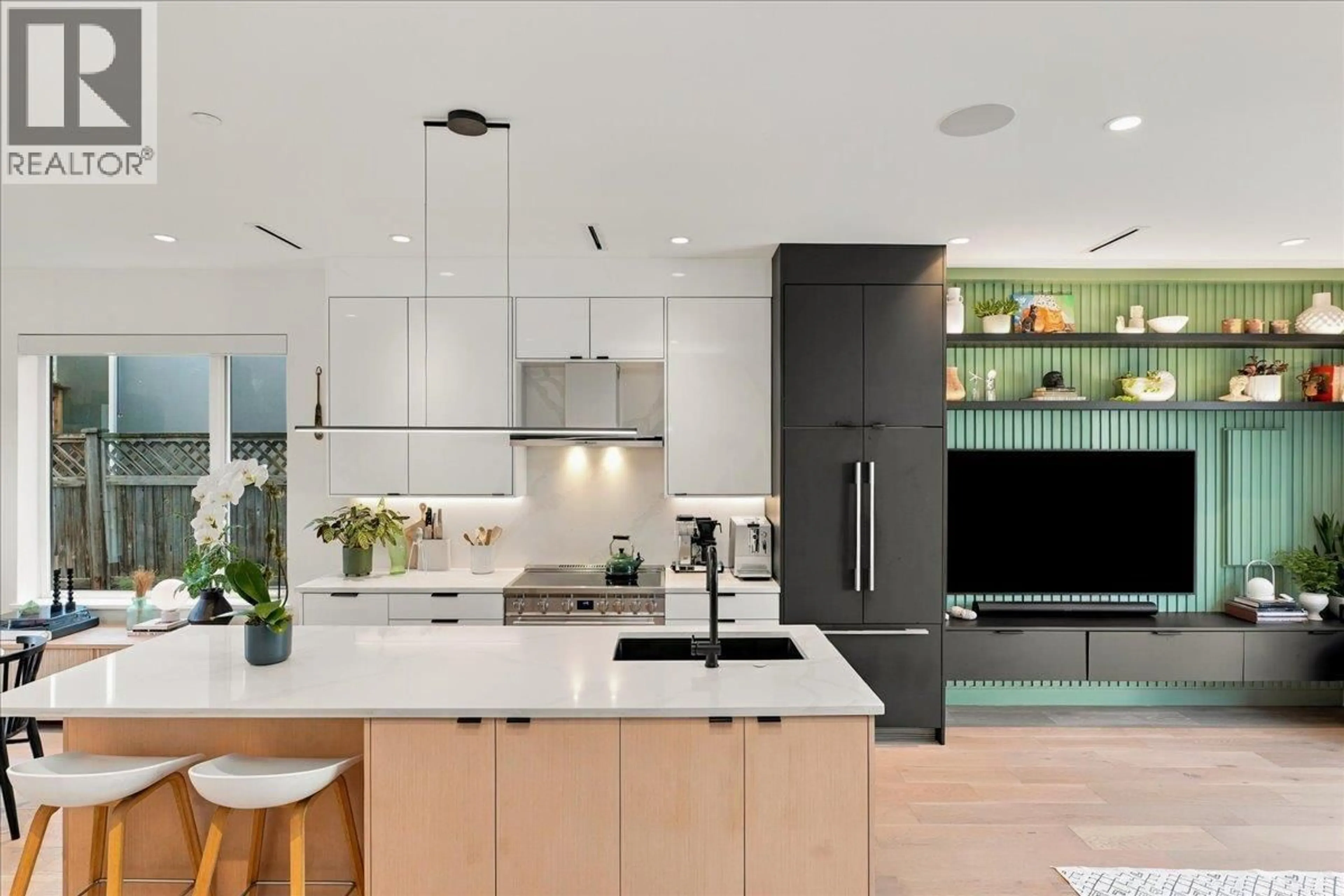 Contemporary kitchen, unknown for 4837 ROSS STREET, Vancouver British Columbia V5V4V1