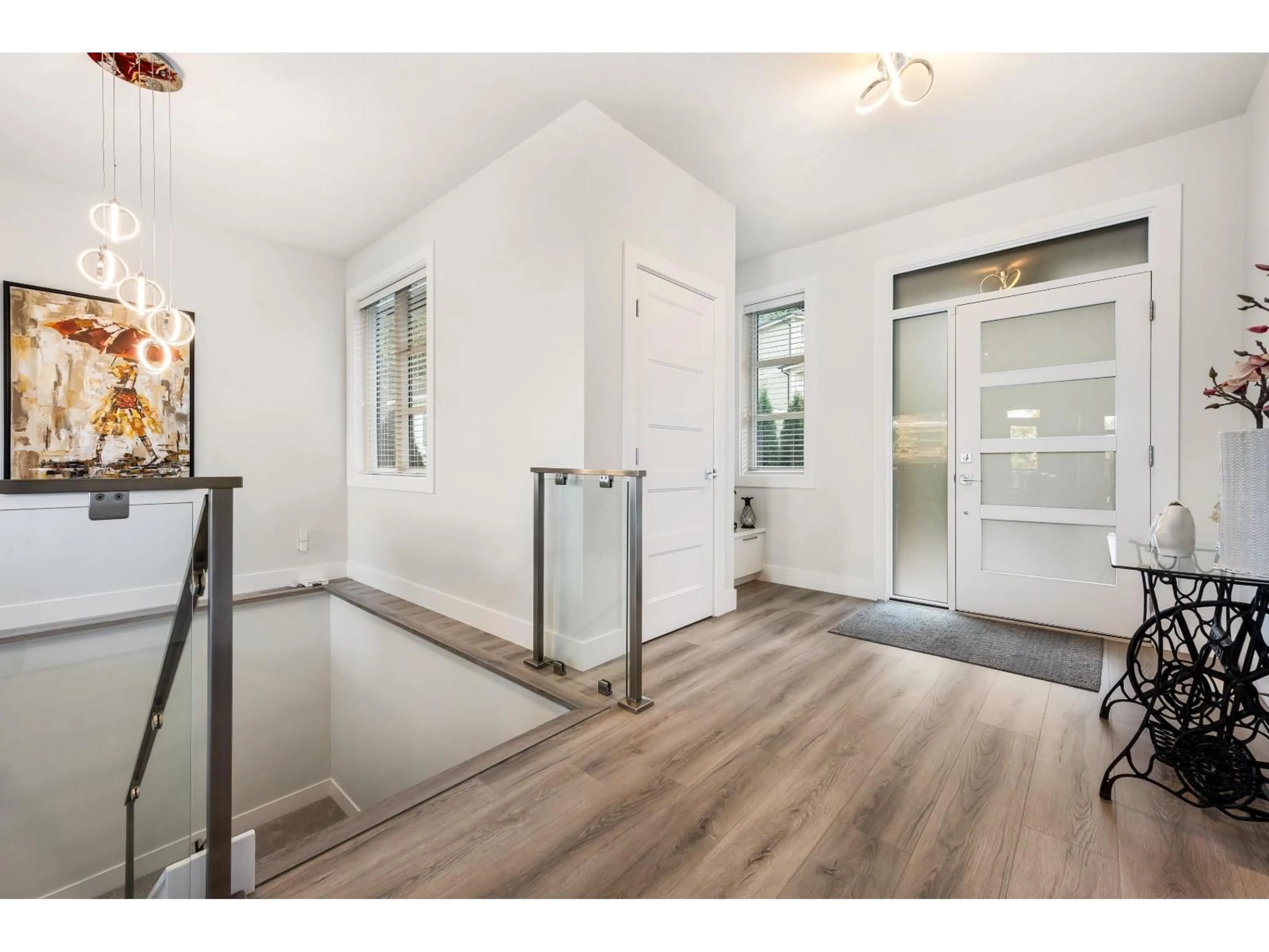 Indoor entryway for 16 - 50778 LEDGESTONE PLACE, Chilliwack British Columbia V2P0E7