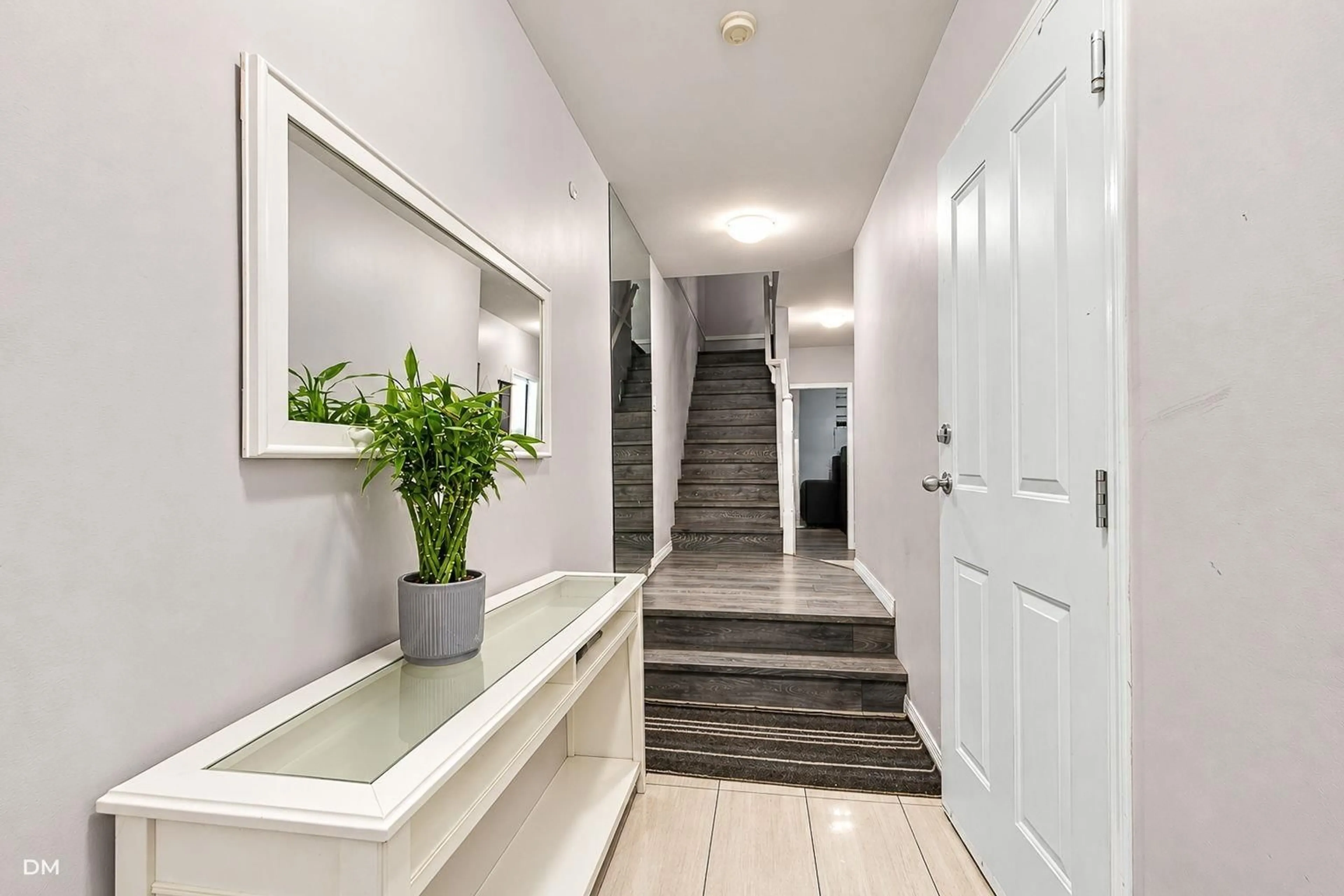 Indoor entryway for 40 - 8888 151 STREET, Surrey British Columbia V3R0Z9
