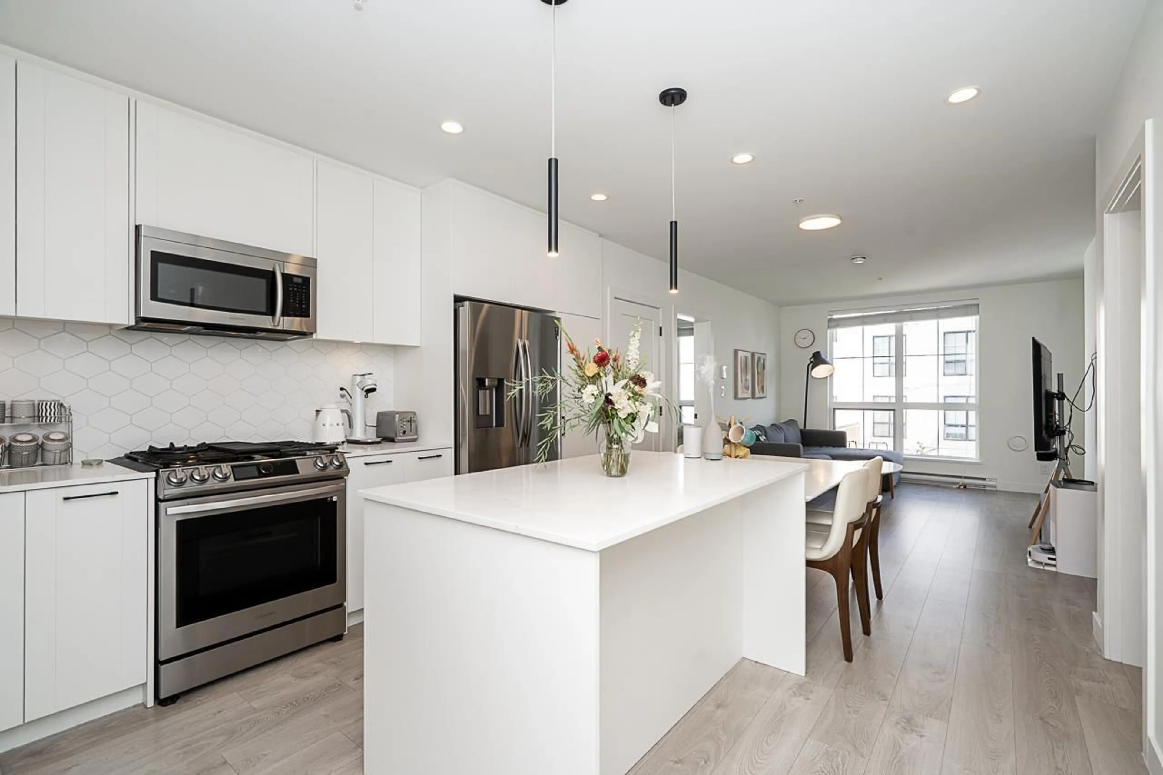 Open concept kitchen, unknown for 404 - 20052 83A AVENUE, Langley British Columbia V2Y3P4