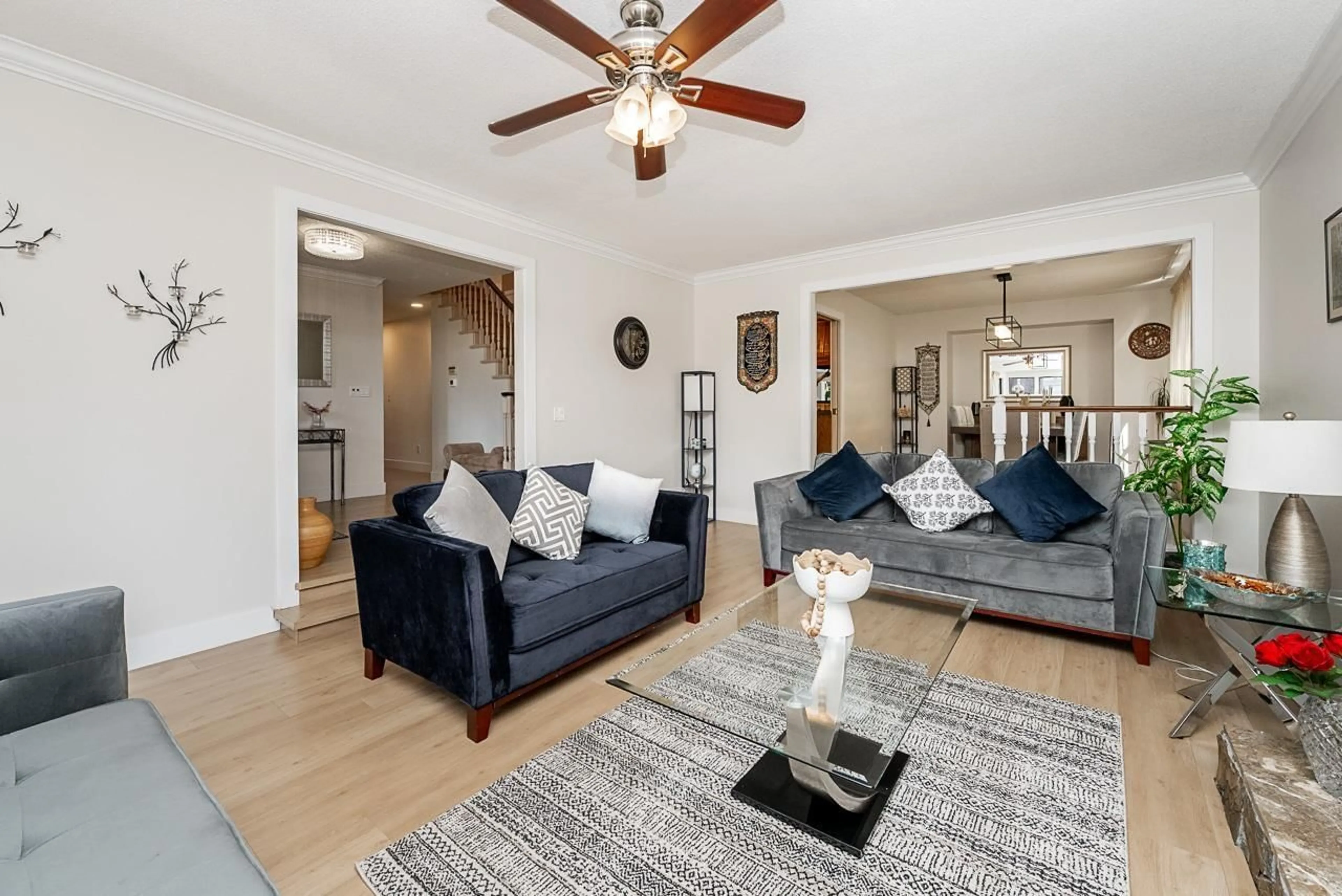 Living room with furniture, unknown for 9884 158A STREET, Surrey British Columbia V4N2A3