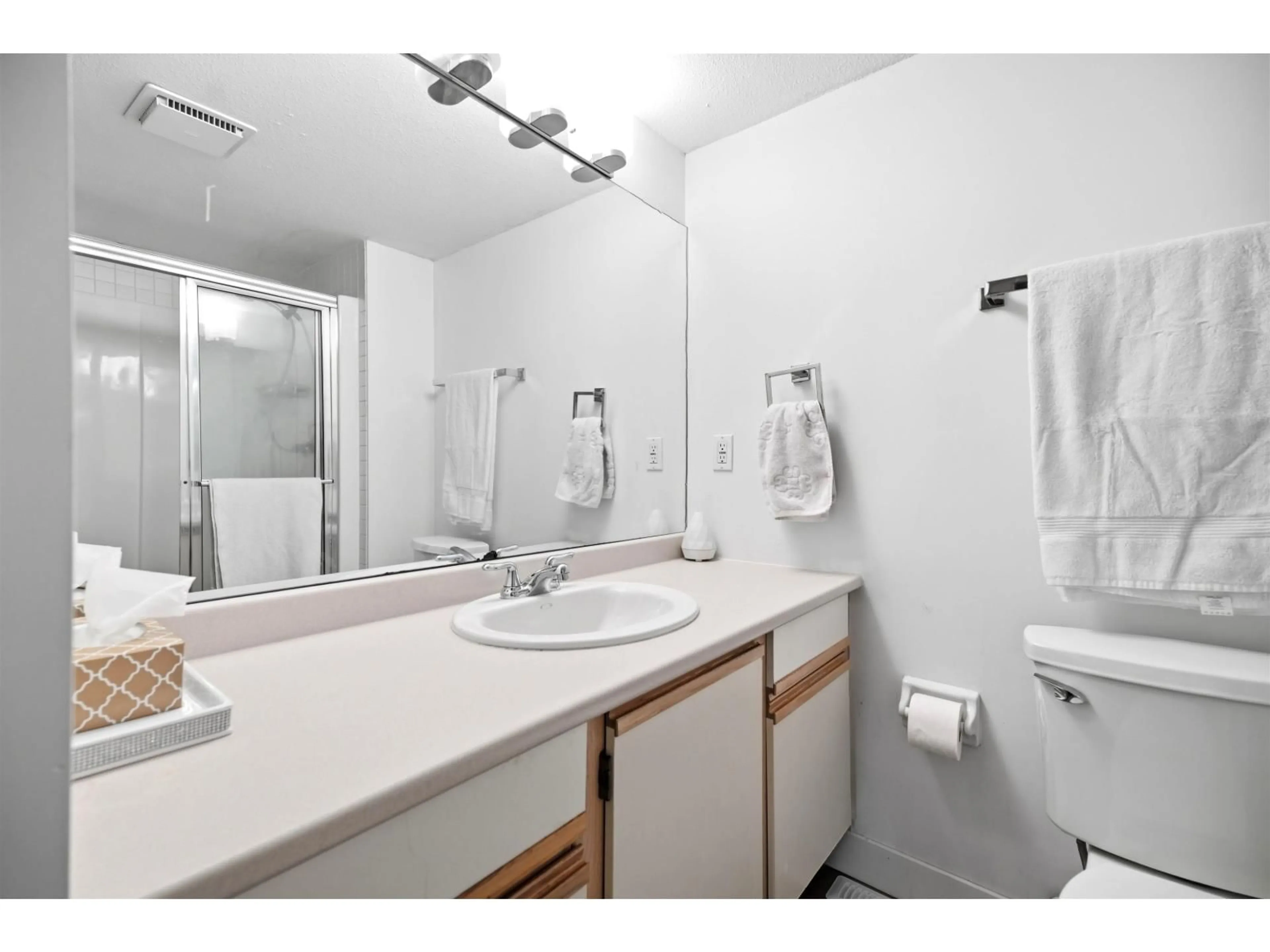 Standard bathroom, unknown for 55 - 9281 122 STREET, Surrey British Columbia V3V7R6