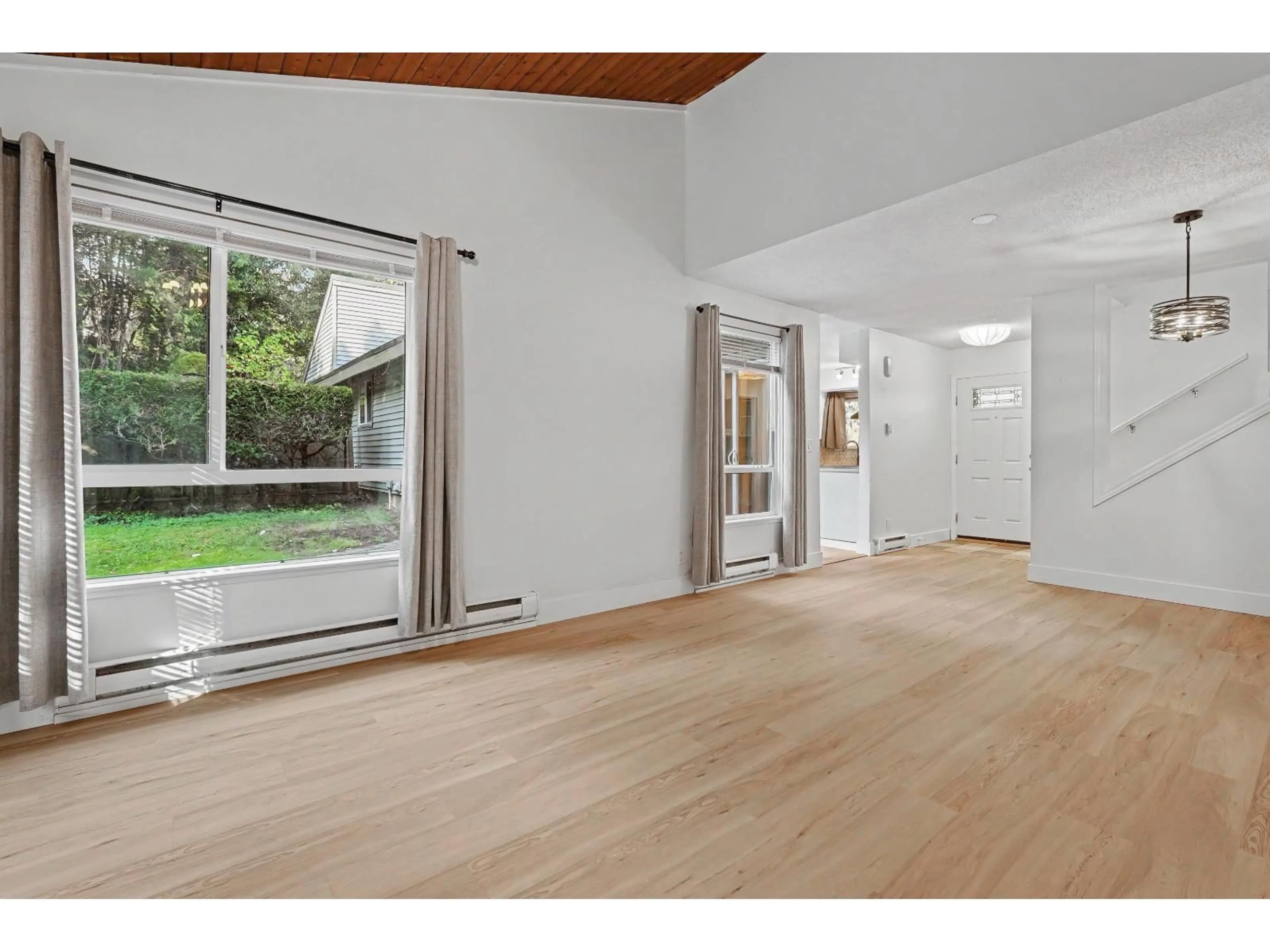 Unknown for 6279 GREENSIDE DRIVE WEST, Surrey British Columbia V3S5M8