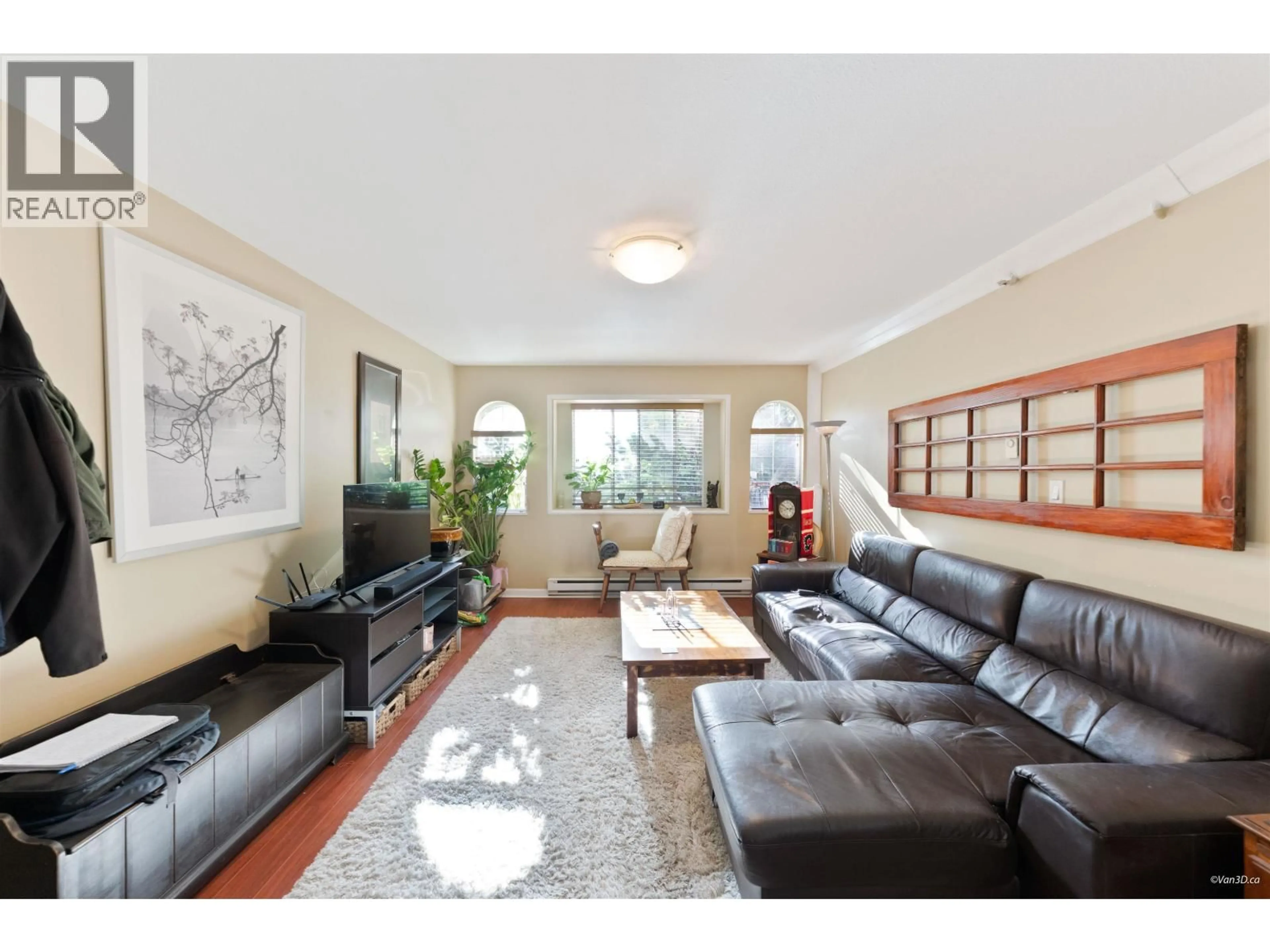 Living room with furniture, unknown for 195 17TH AVENUE, Vancouver British Columbia V5Y1Z7