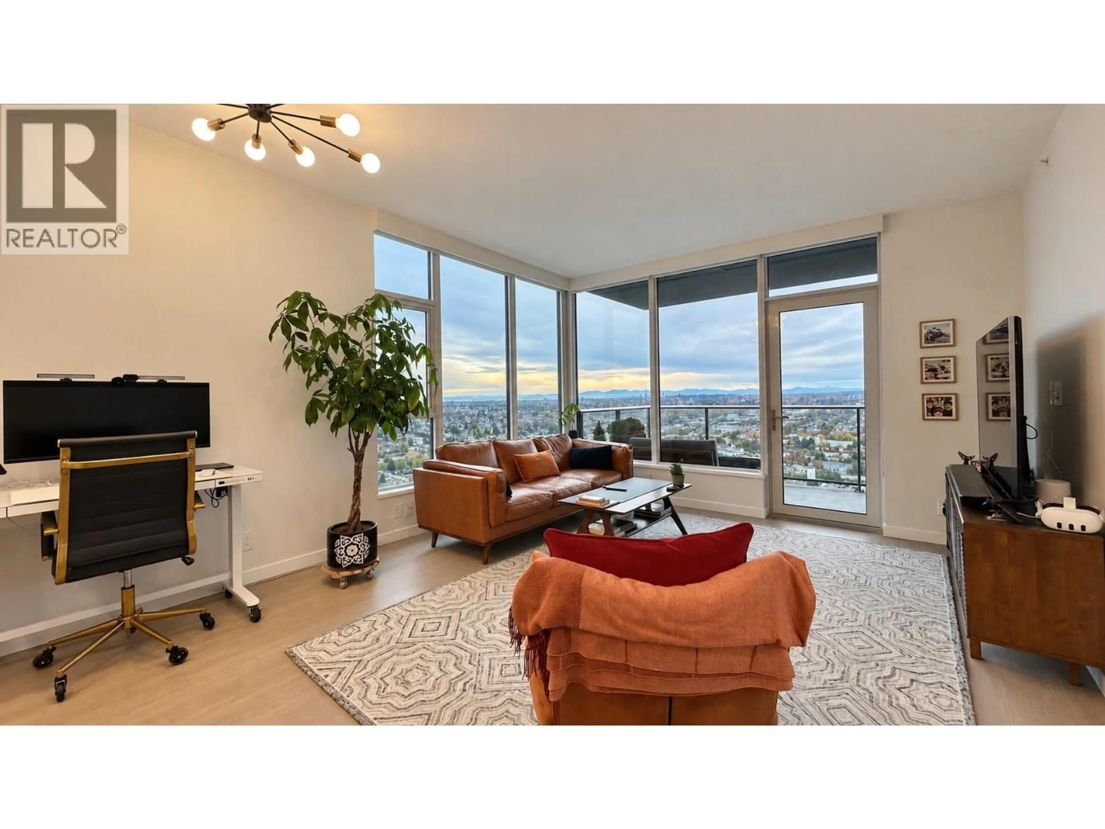 Living room with furniture, unknown for 4907 - 2108 GILMORE AVENUE, Burnaby British Columbia V5C0N8