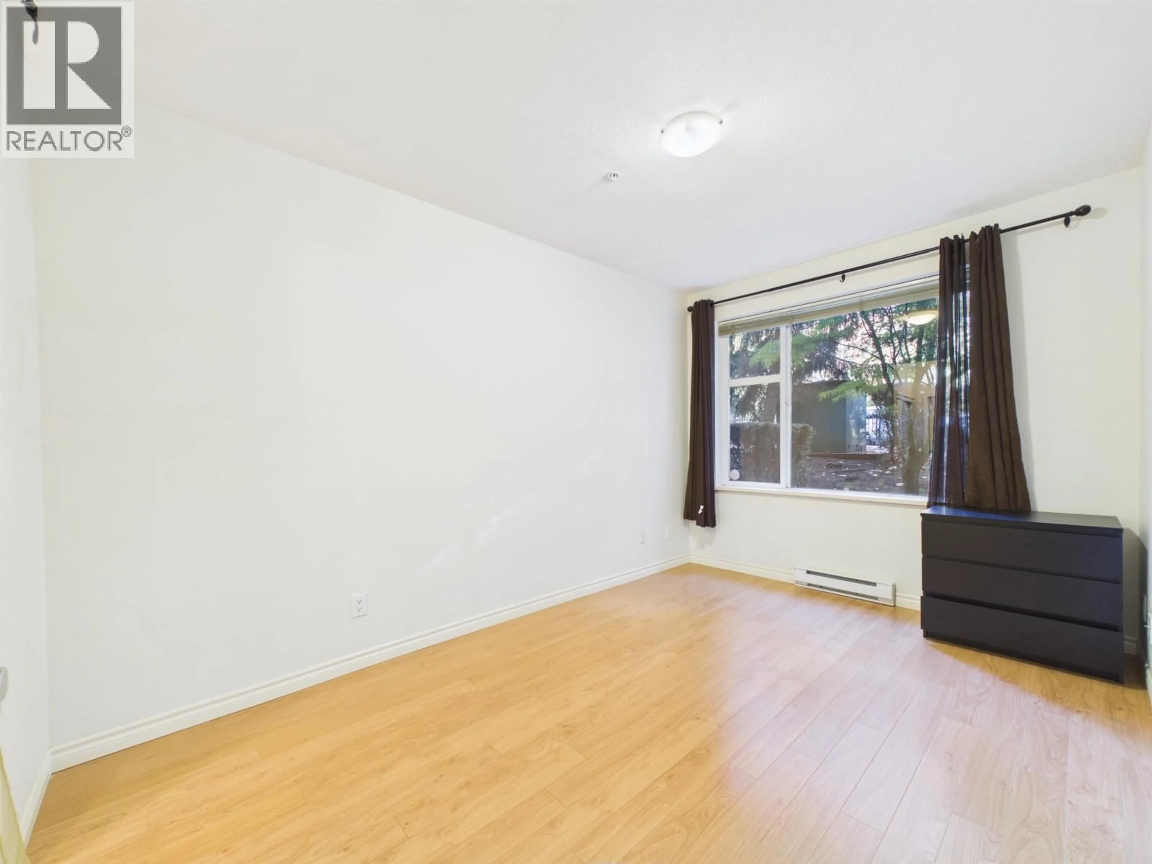A pic of a room for 106 - 6888 SOUTHPOINT DRIVE, Burnaby British Columbia V3N5E3