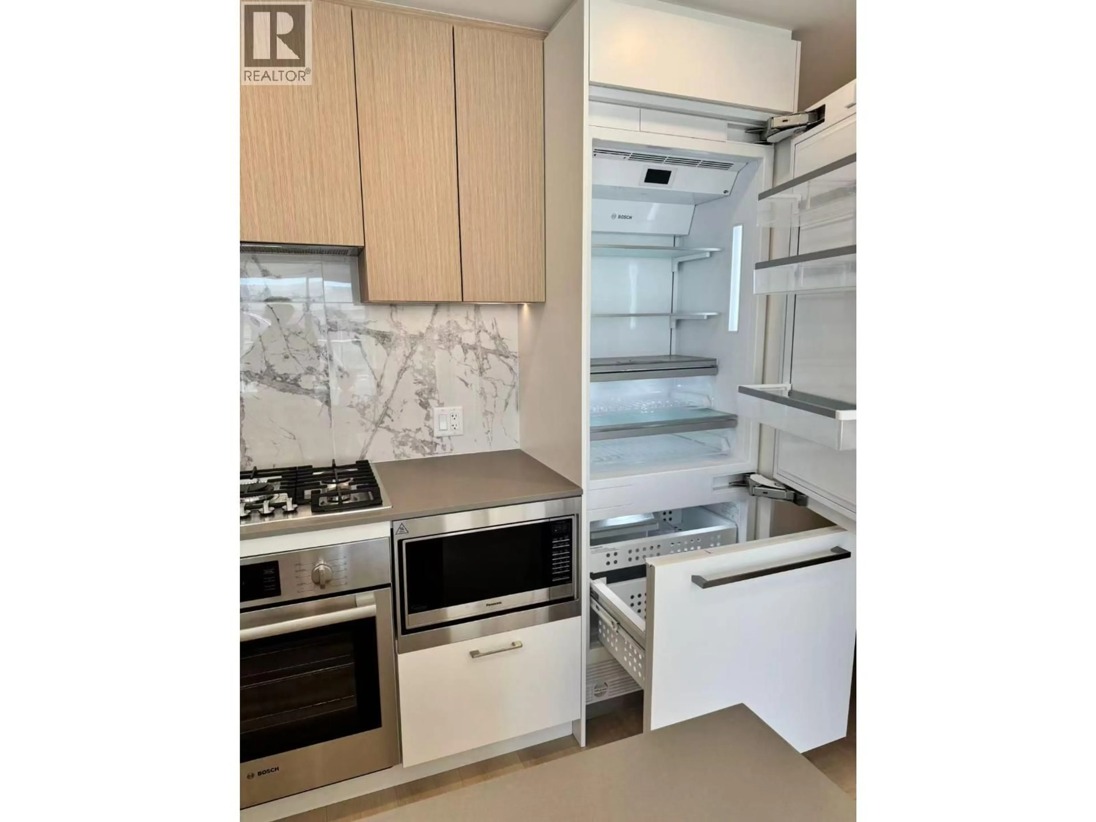 Standard kitchen, unknown for 308 - 6468 WILLINGDON AVENUE, Burnaby British Columbia V5H0L3