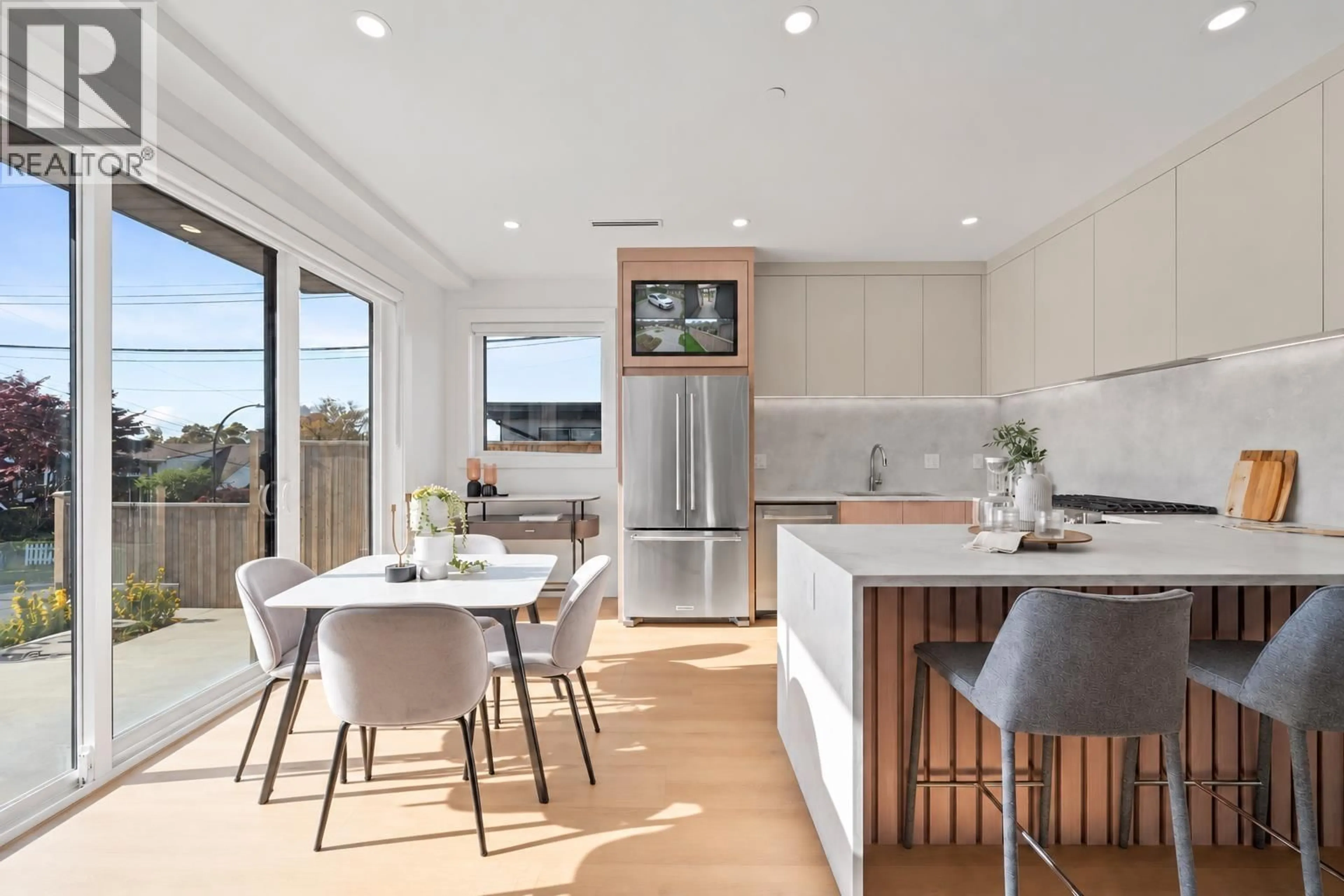 Open concept kitchen, unknown for 1 - 3623 TRIUMPH STREET, Vancouver British Columbia V5K1V4
