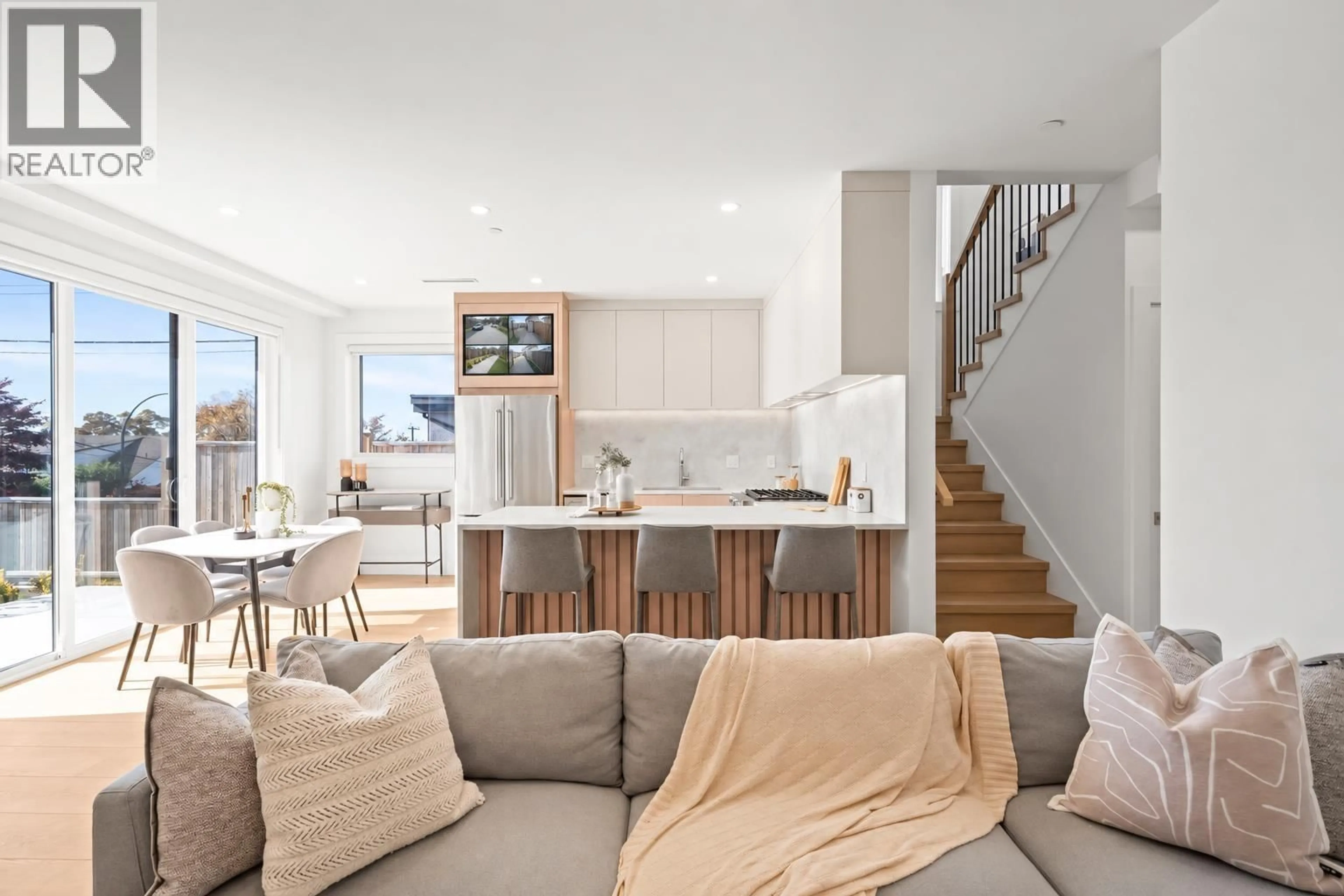 Open concept kitchen, unknown for 1 - 3623 TRIUMPH STREET, Vancouver British Columbia V5K1V4