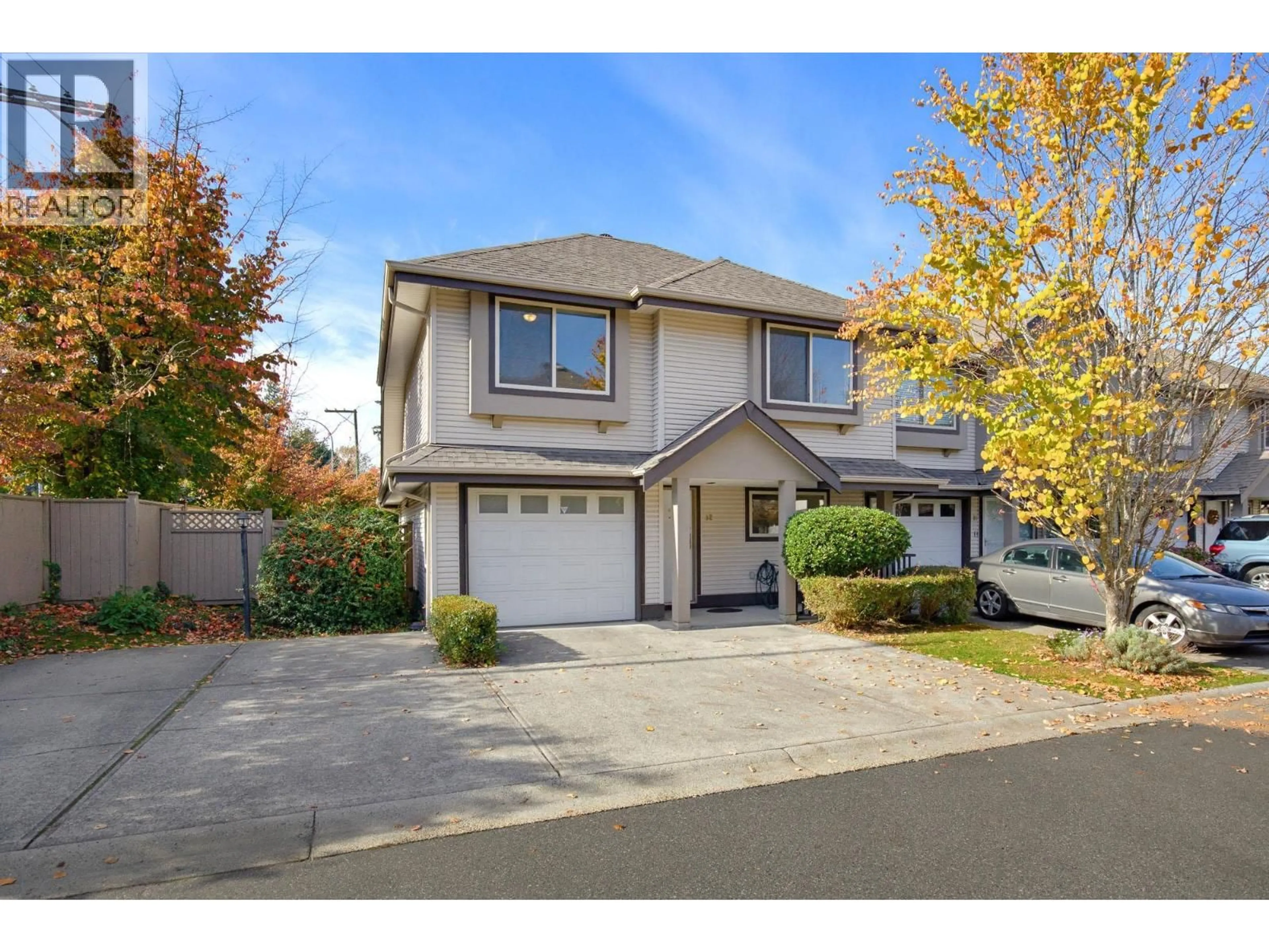Home with vinyl exterior material, street for 32 - 11860 210TH STREET, Maple Ridge British Columbia V2X8A3