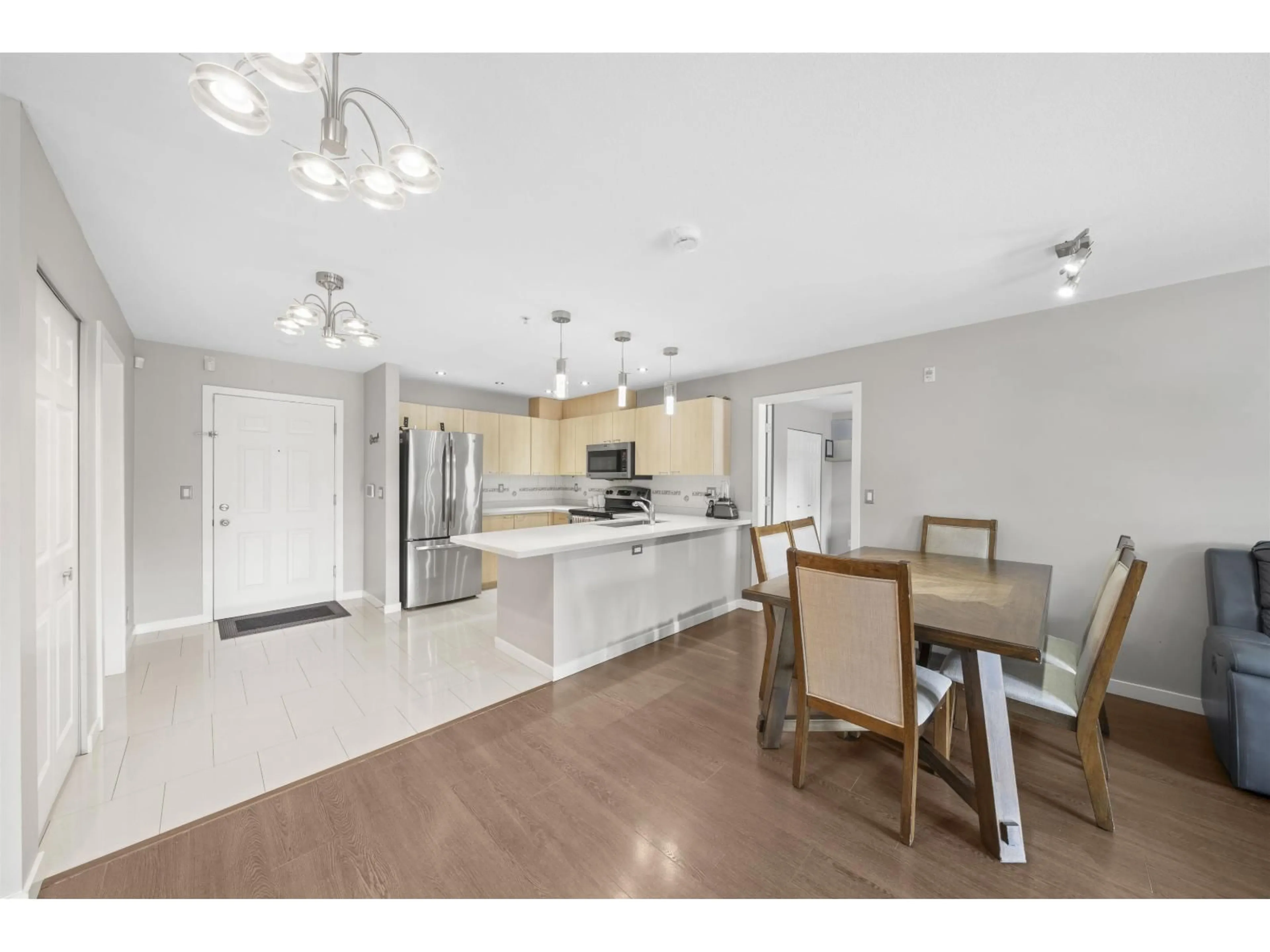 Open concept kitchen, unknown for 207 - 12083 92A AVENUE, Surrey British Columbia V3V8C8