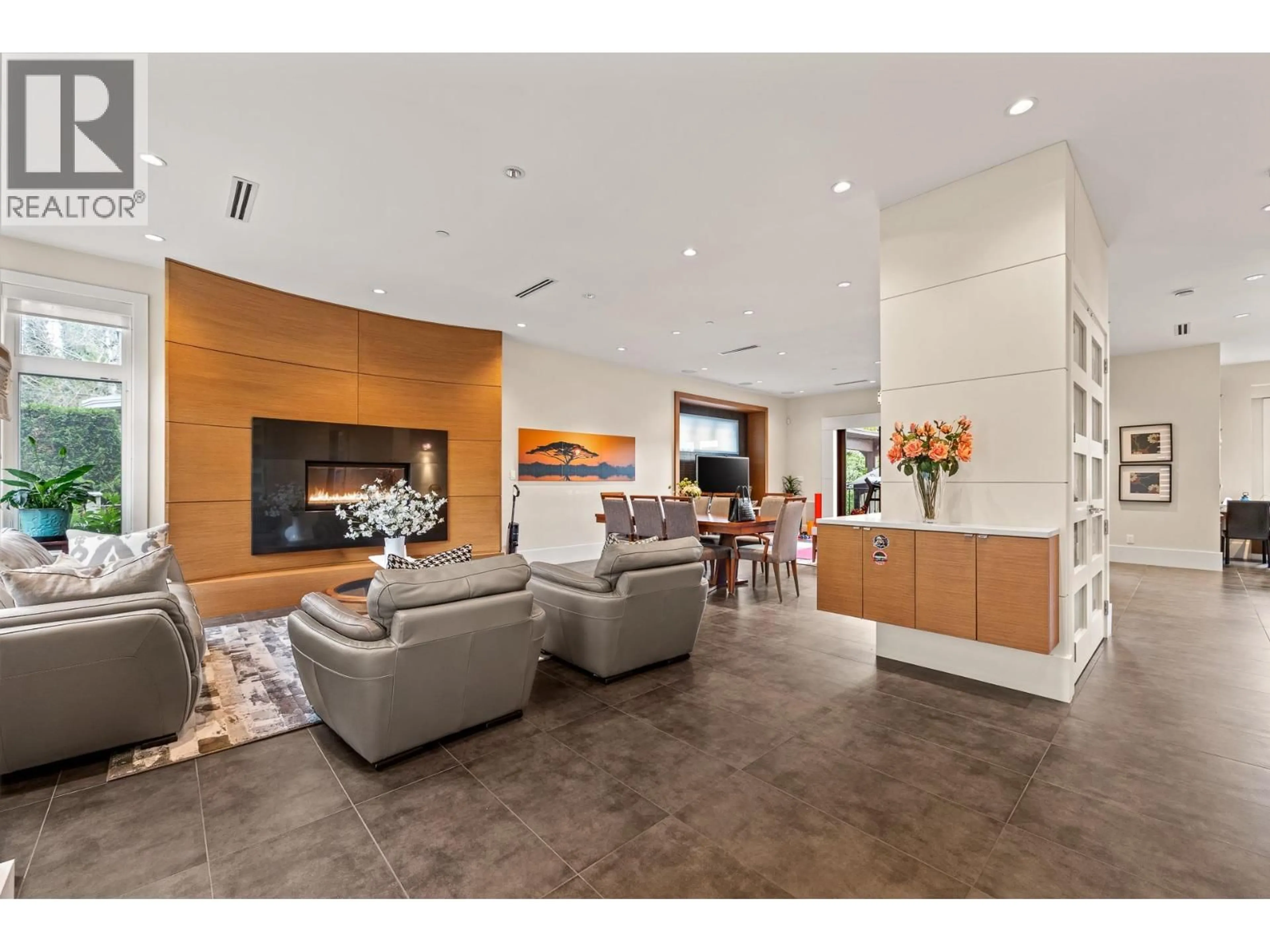 Lobby for 1420 54TH AVENUE, Vancouver British Columbia V6P1N9