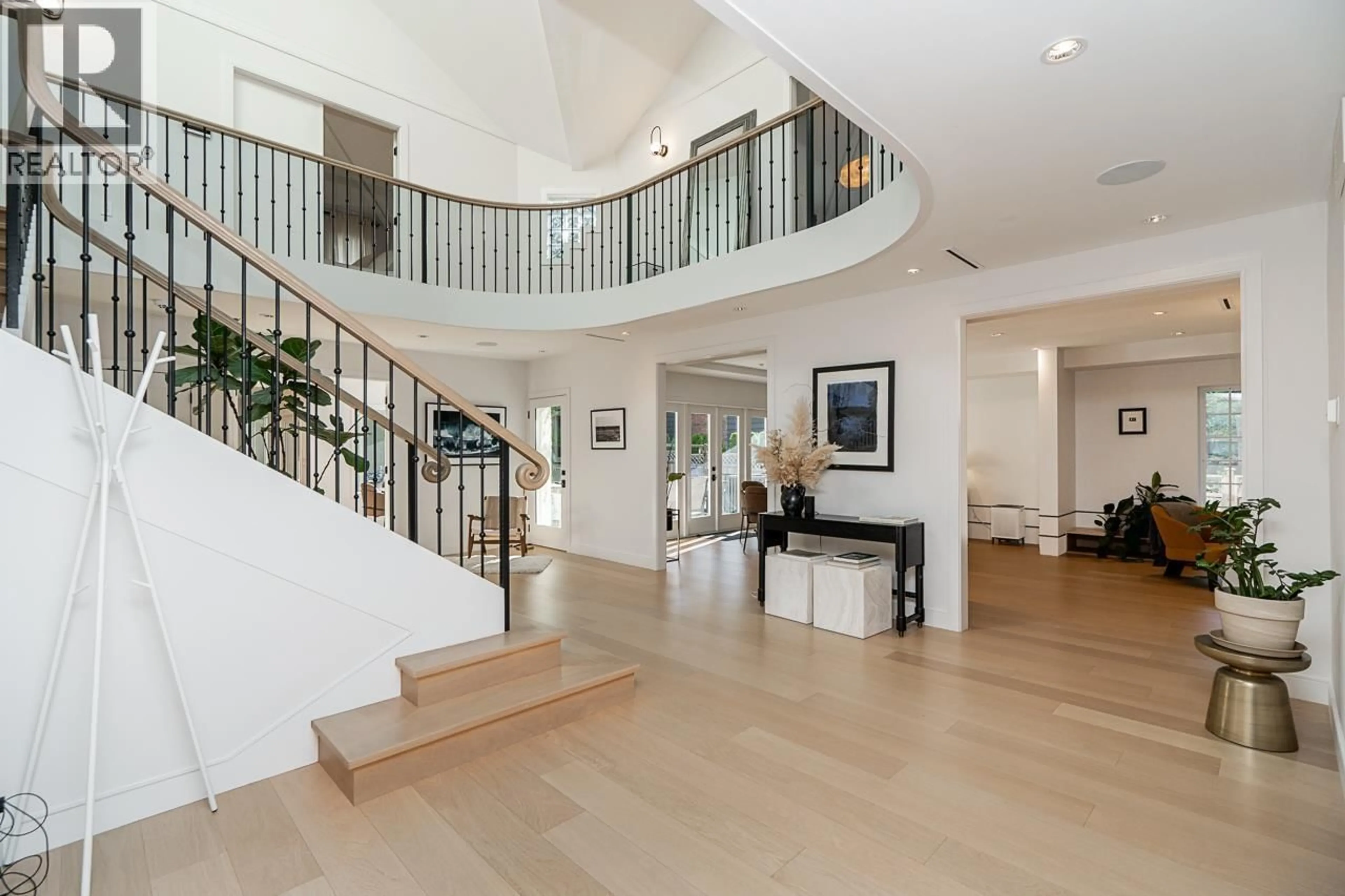 Indoor foyer for 1988 ACADIA ROAD, Vancouver British Columbia V6T1R5