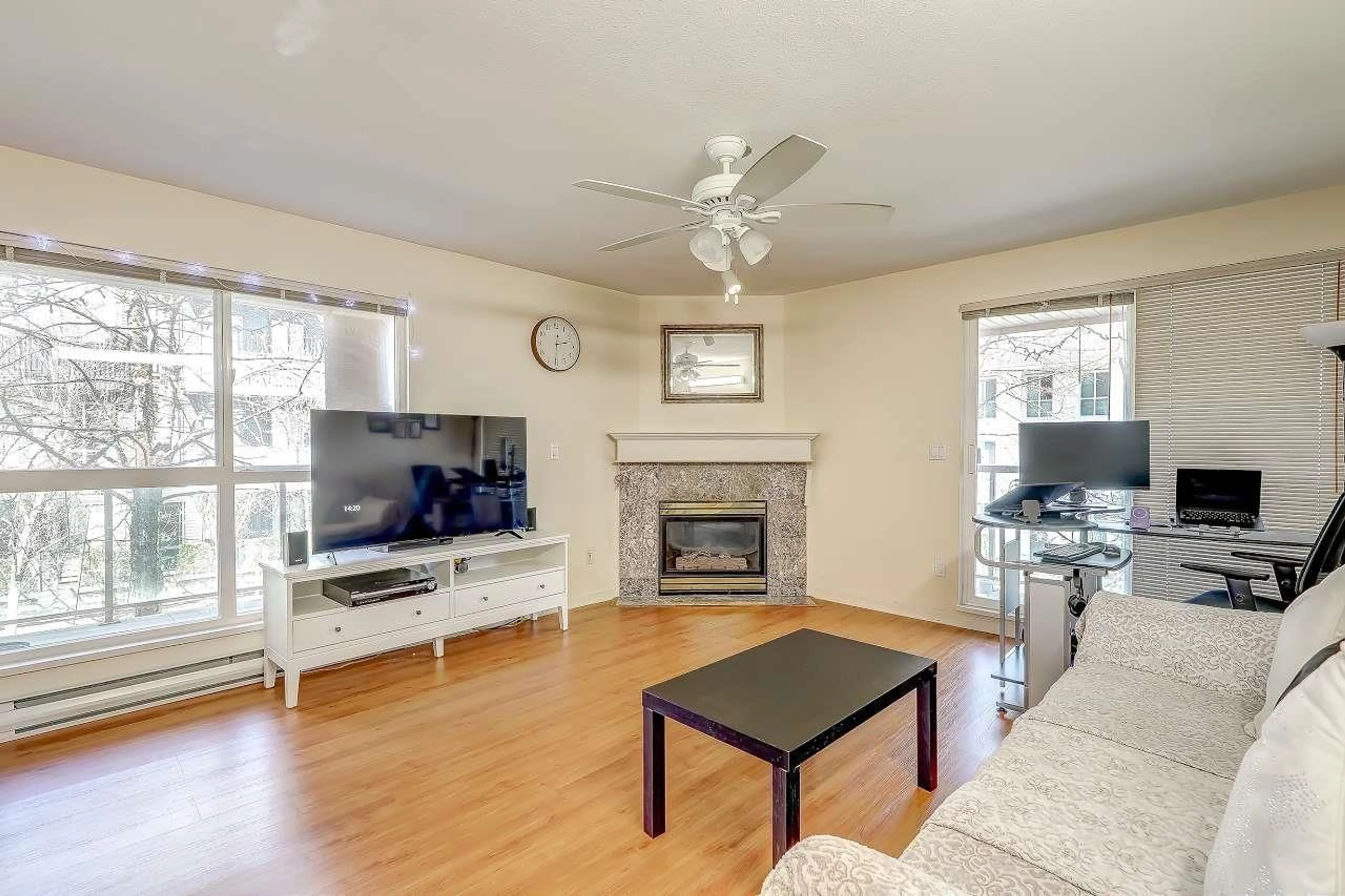 Living room with furniture, unknown for 210 - 14980 101A AVENUE, Surrey British Columbia V3R0T1