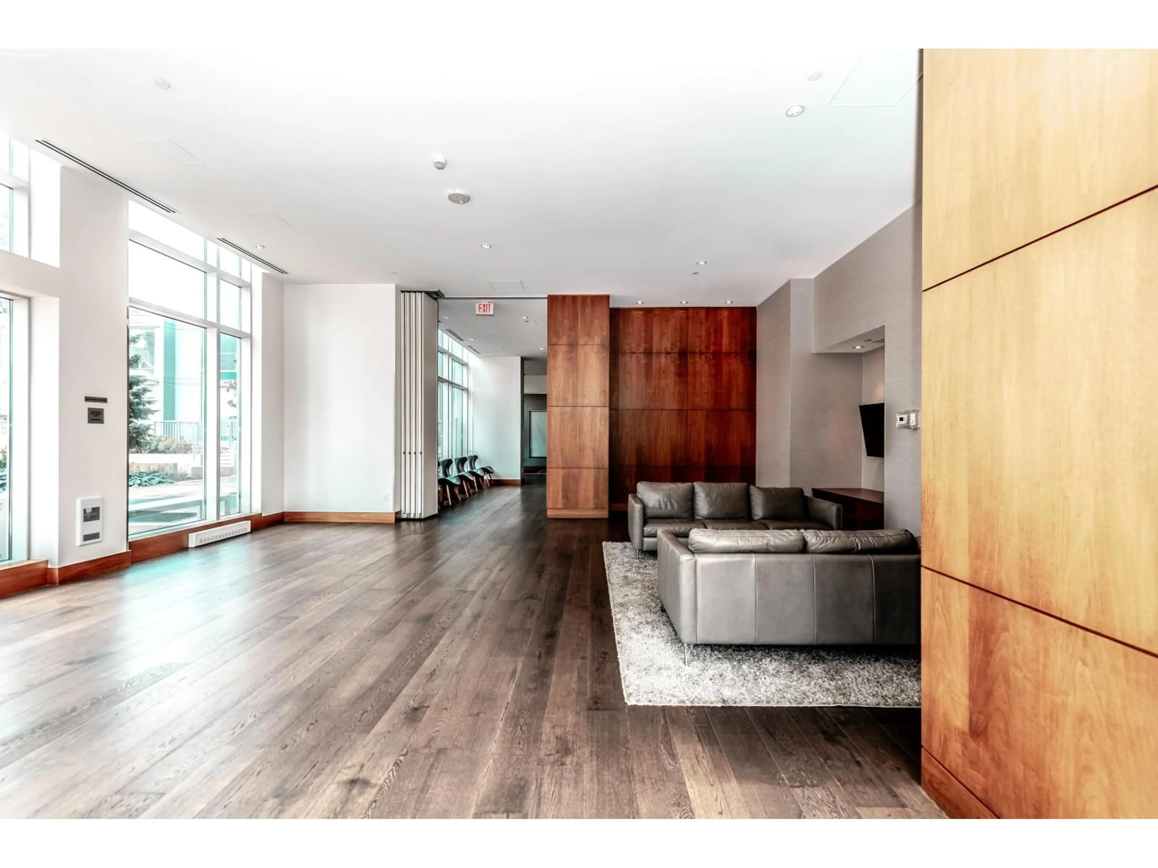 Indoor foyer for 2503 - 13750 100 AVENUE, Surrey British Columbia V3T0L3