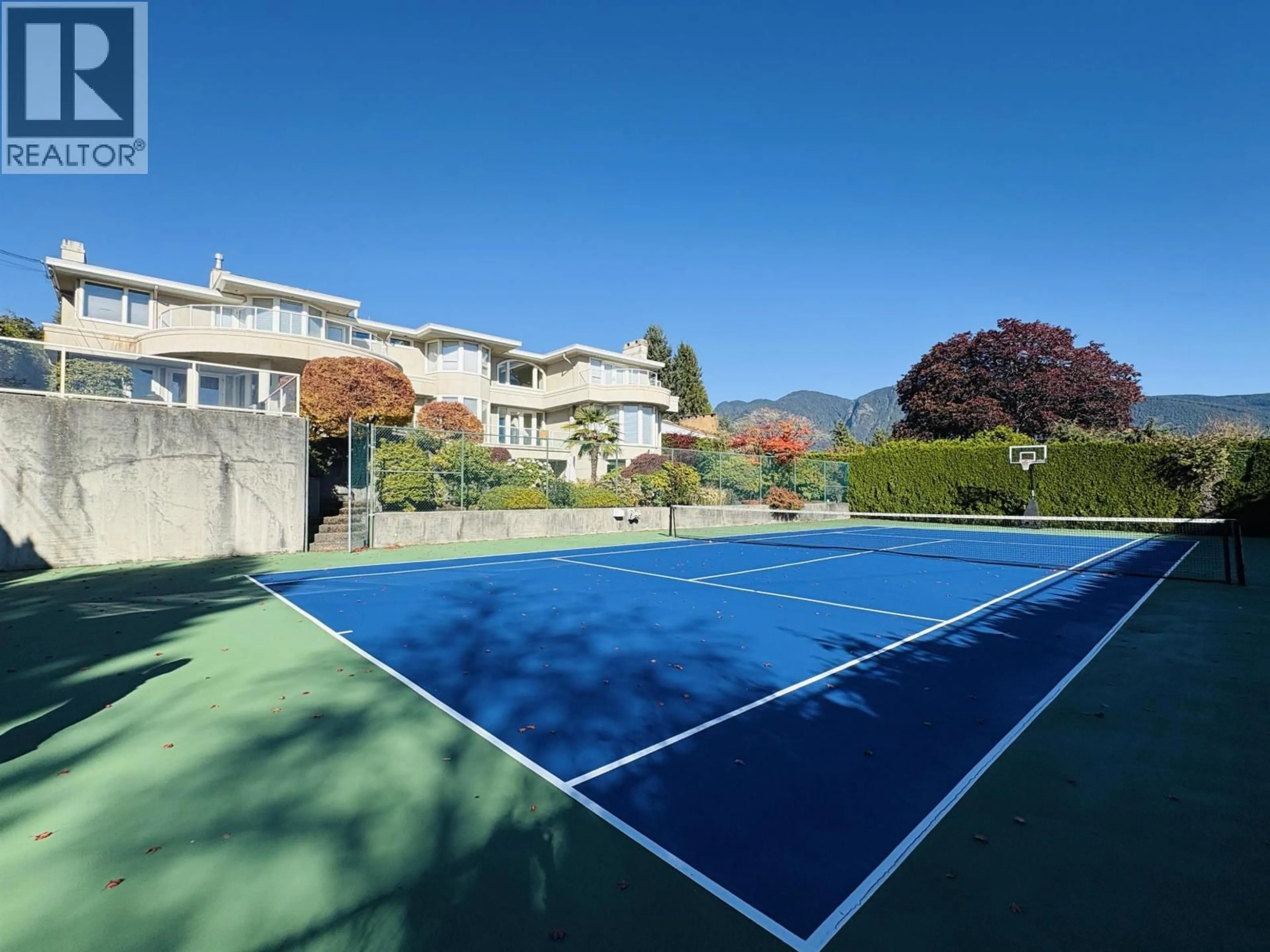 Pool for 620 KNOCKMAROON ROAD, West Vancouver British Columbia V7S1R6