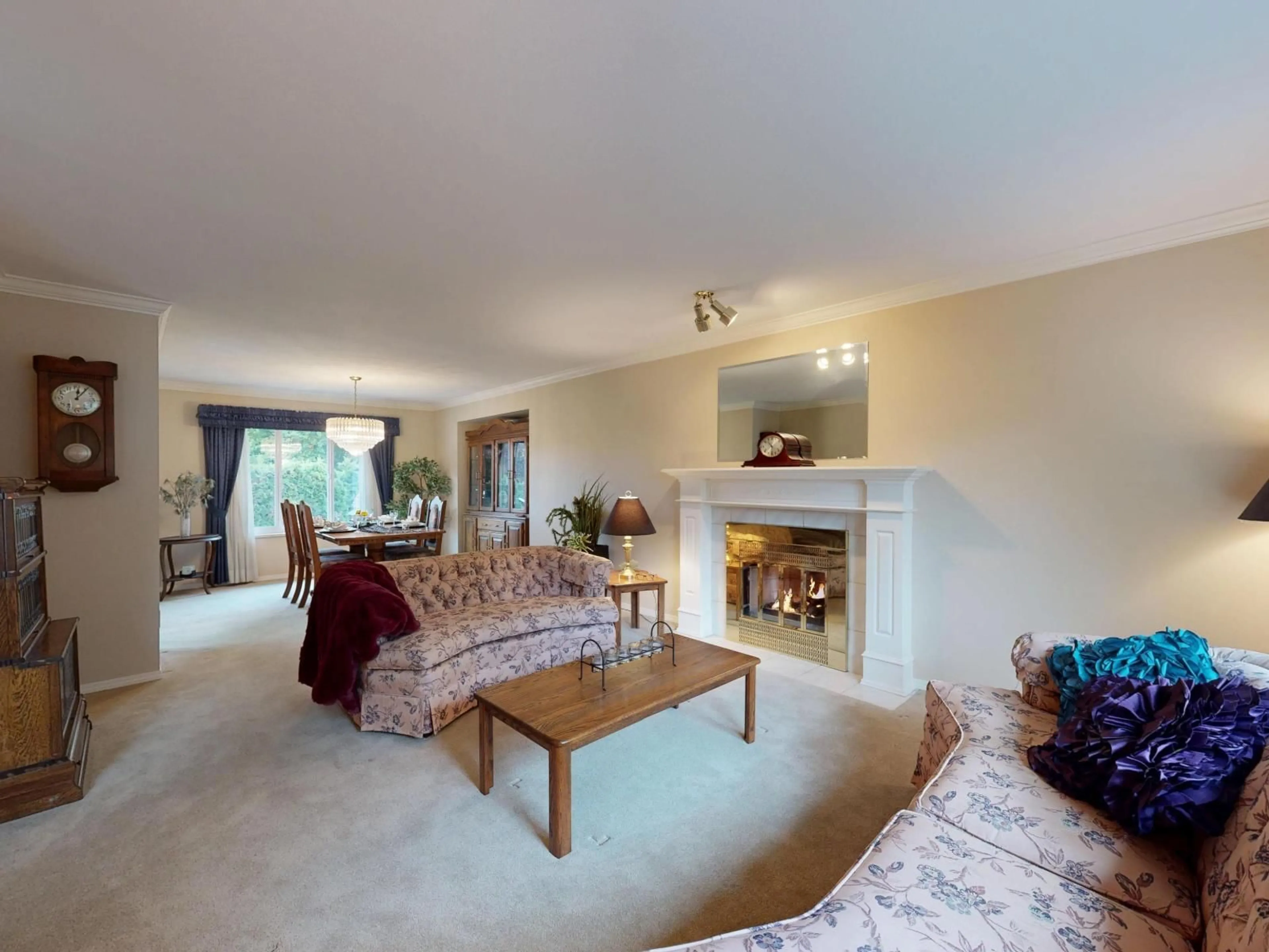 Living room with furniture, carpet floor for 18280 55B AVENUE, Surrey British Columbia V3S7Z2