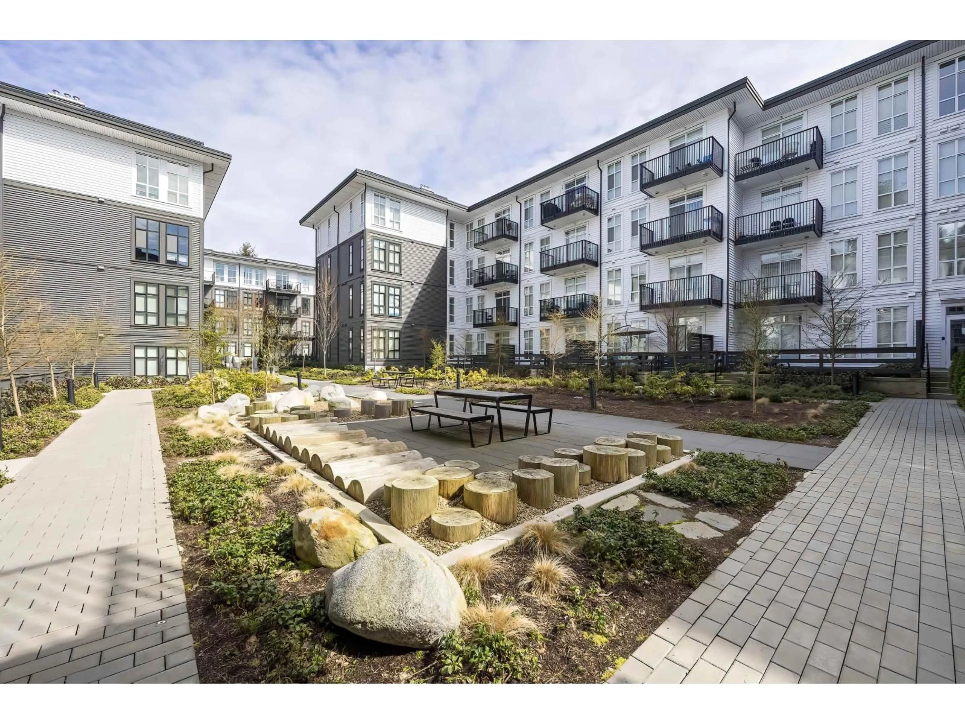 Patio, unknown for 507 - 13963 105 BOULEVARD, Surrey British Columbia V3T0M9