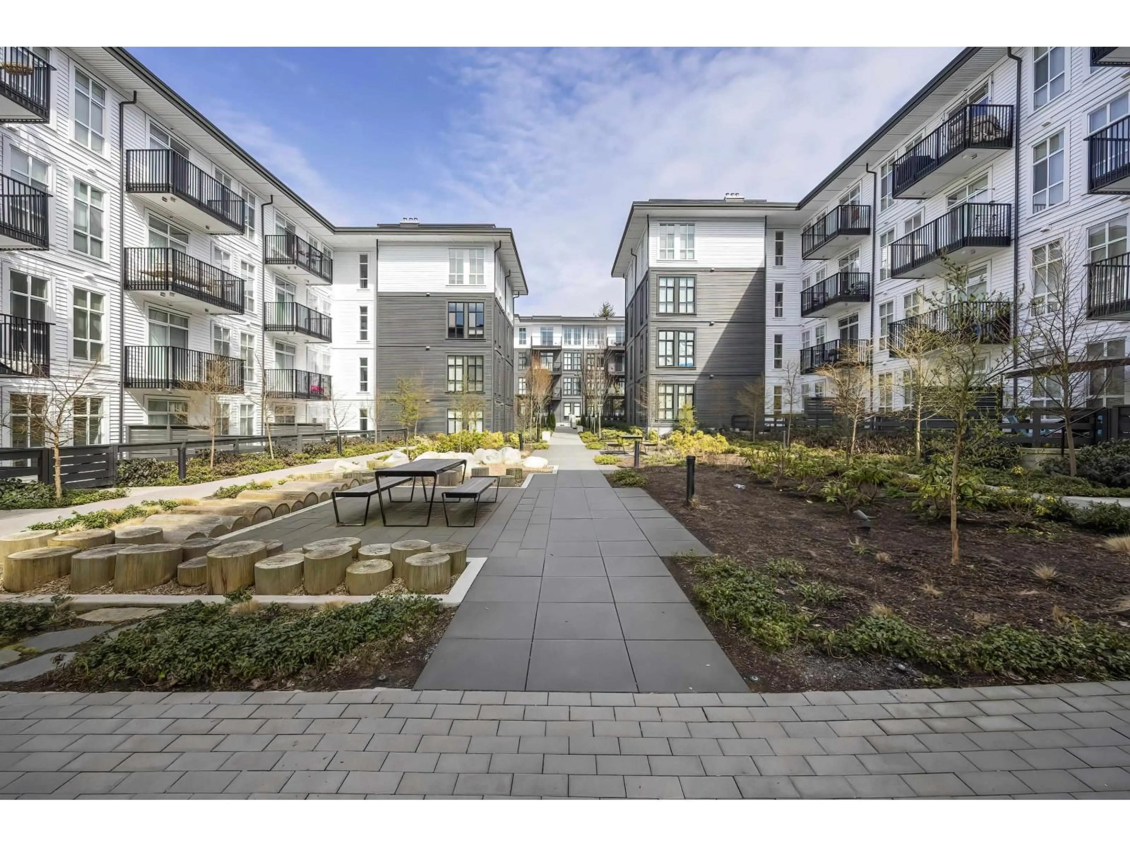 Patio, street for 507 - 13963 105 BOULEVARD, Surrey British Columbia V3T0M9