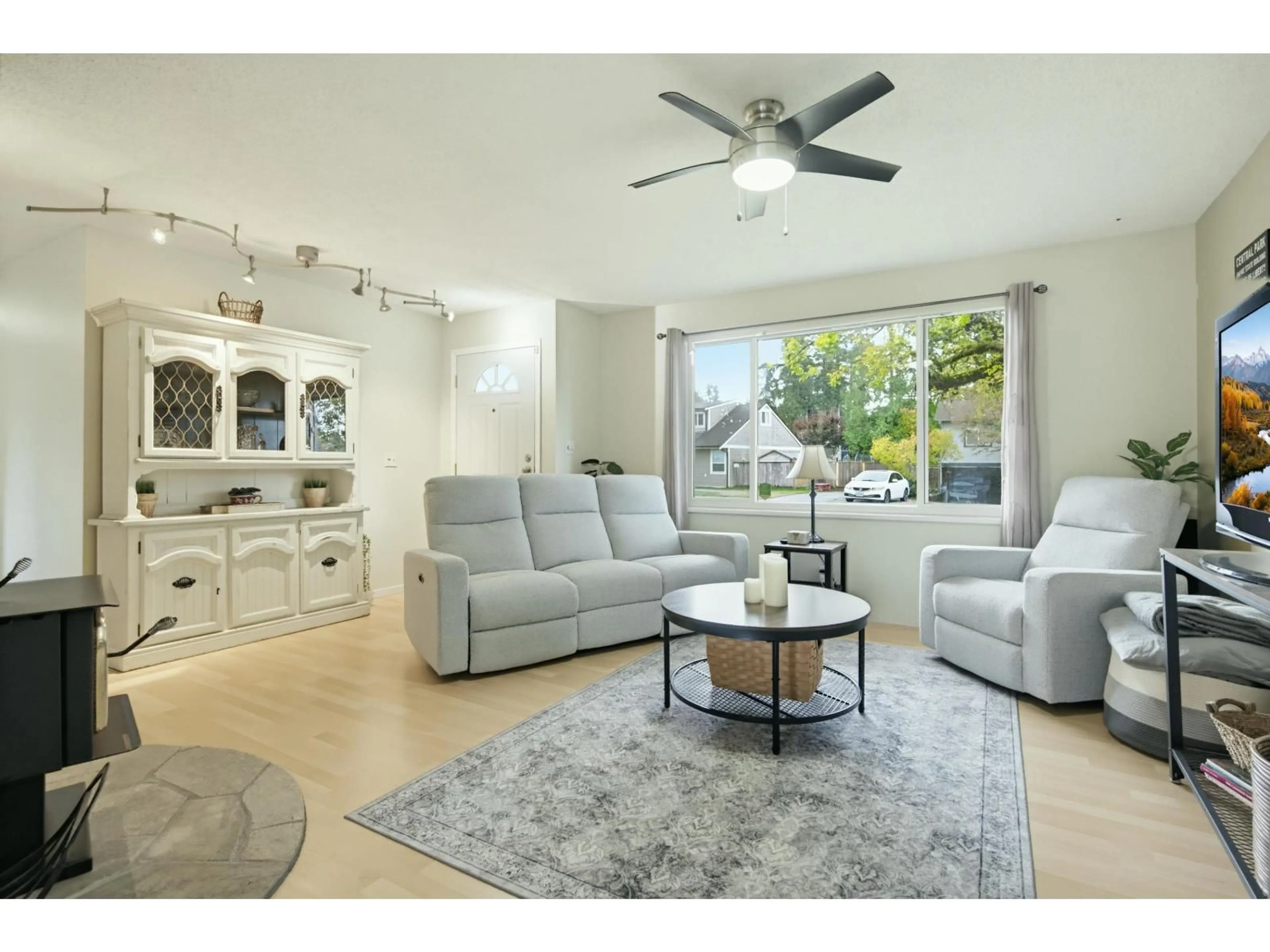 Living room with furniture, unknown for 4416 203 STREET, Langley British Columbia V3A6P7