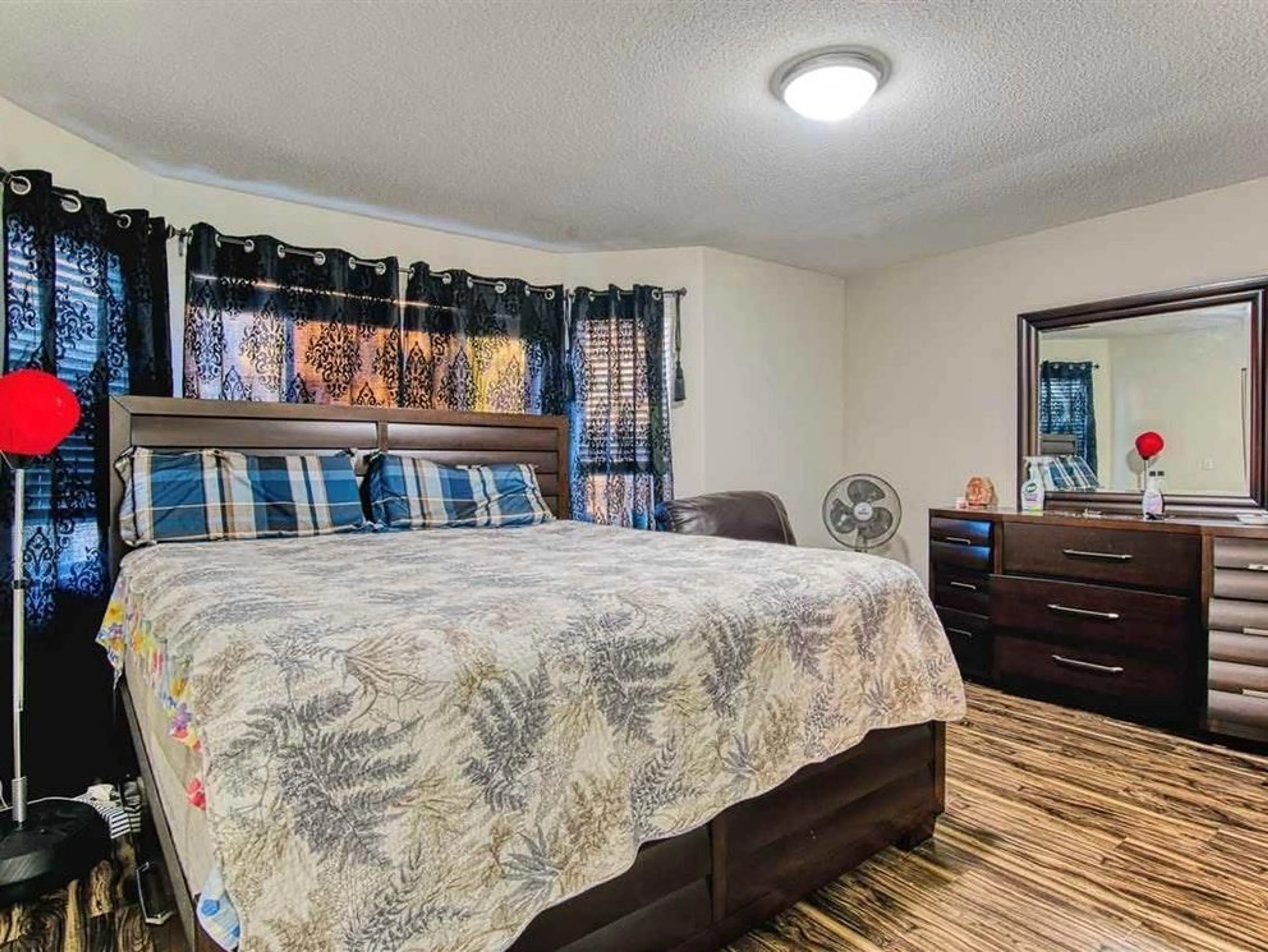Bedroom with bed, wood/laminate floor for 97 - 7955 122 STREET, Surrey British Columbia V3W4T4