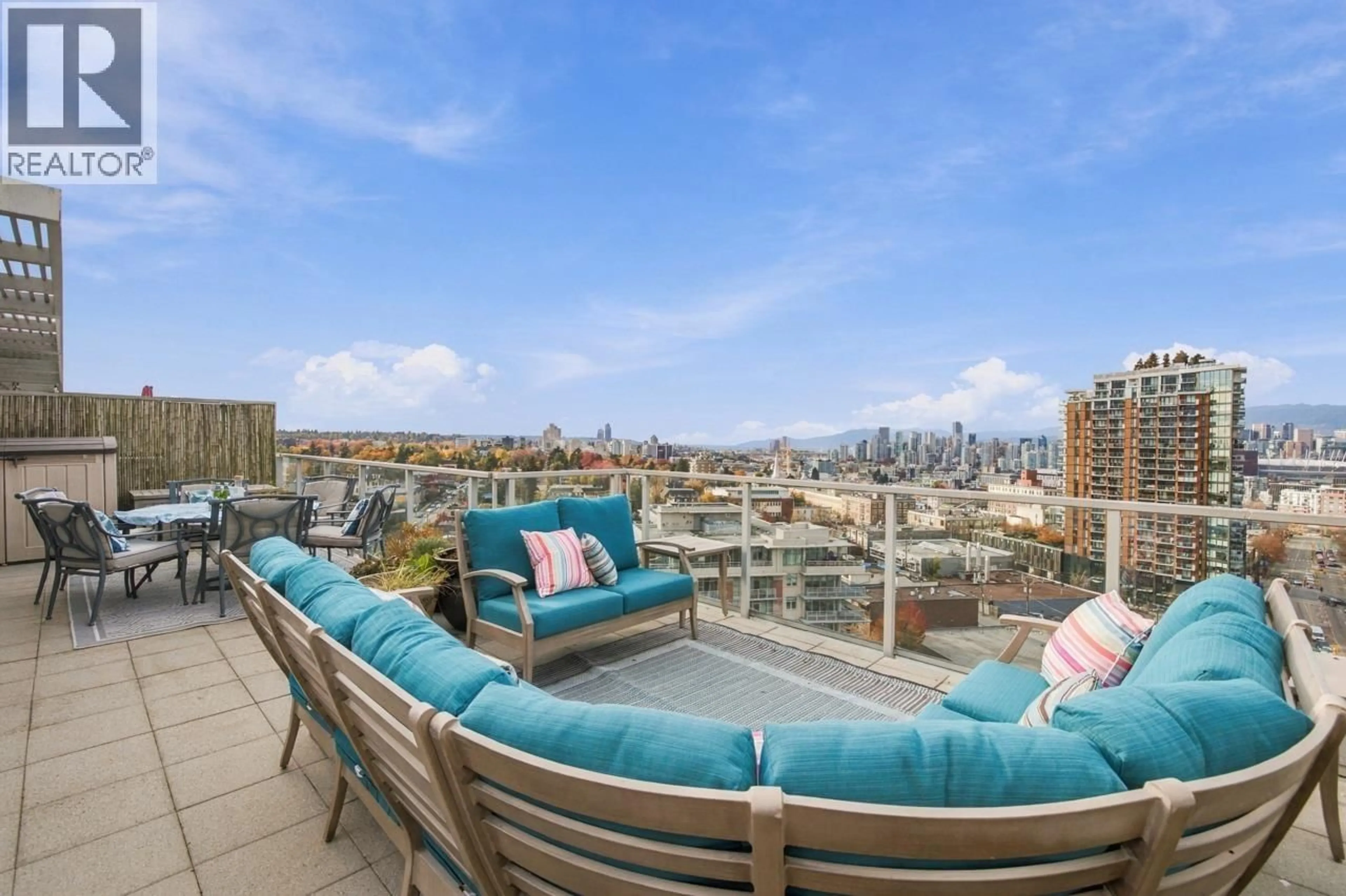 Patio, water/lake/river/ocean view for 1204 - 2770 SOPHIA STREET, Vancouver British Columbia V5T0A4
