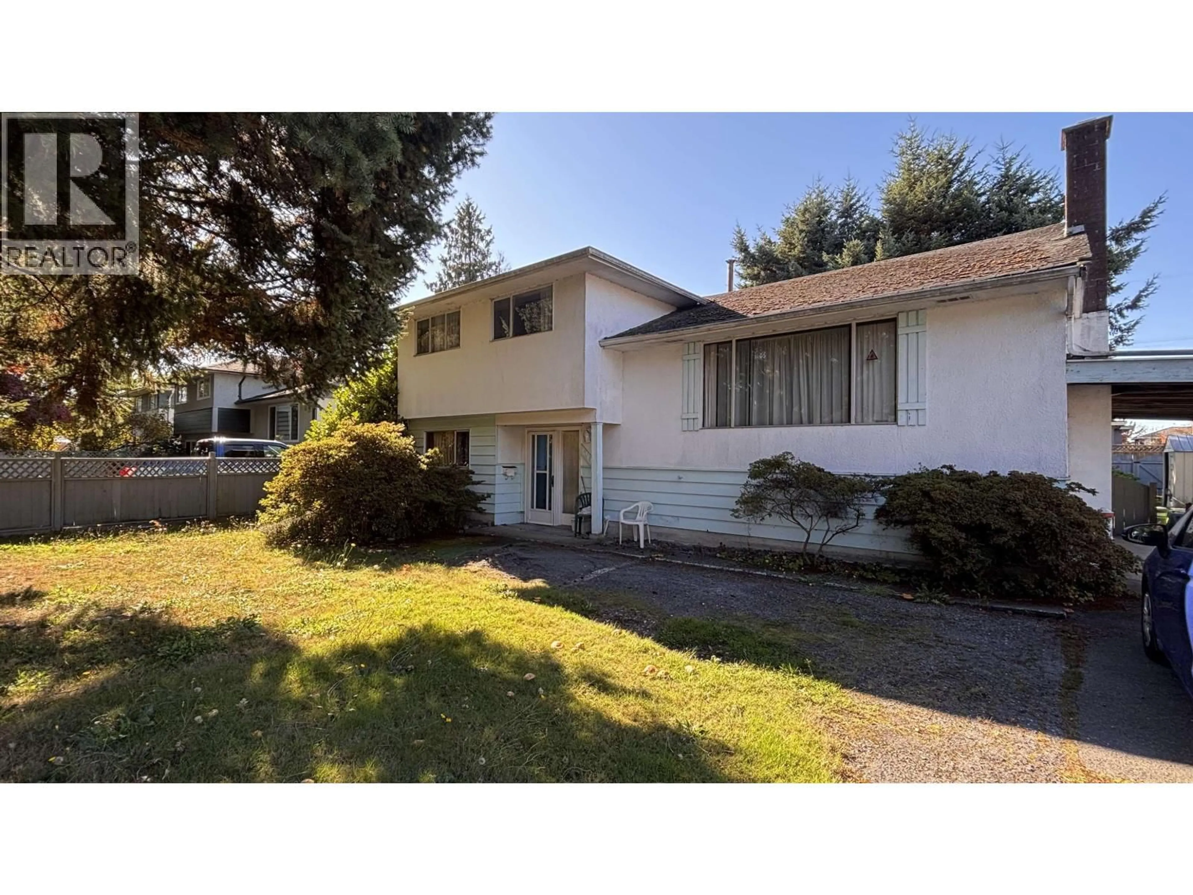Home with vinyl exterior material, street for 10471 SEAHAM CRESCENT, Richmond British Columbia V7A3Y4