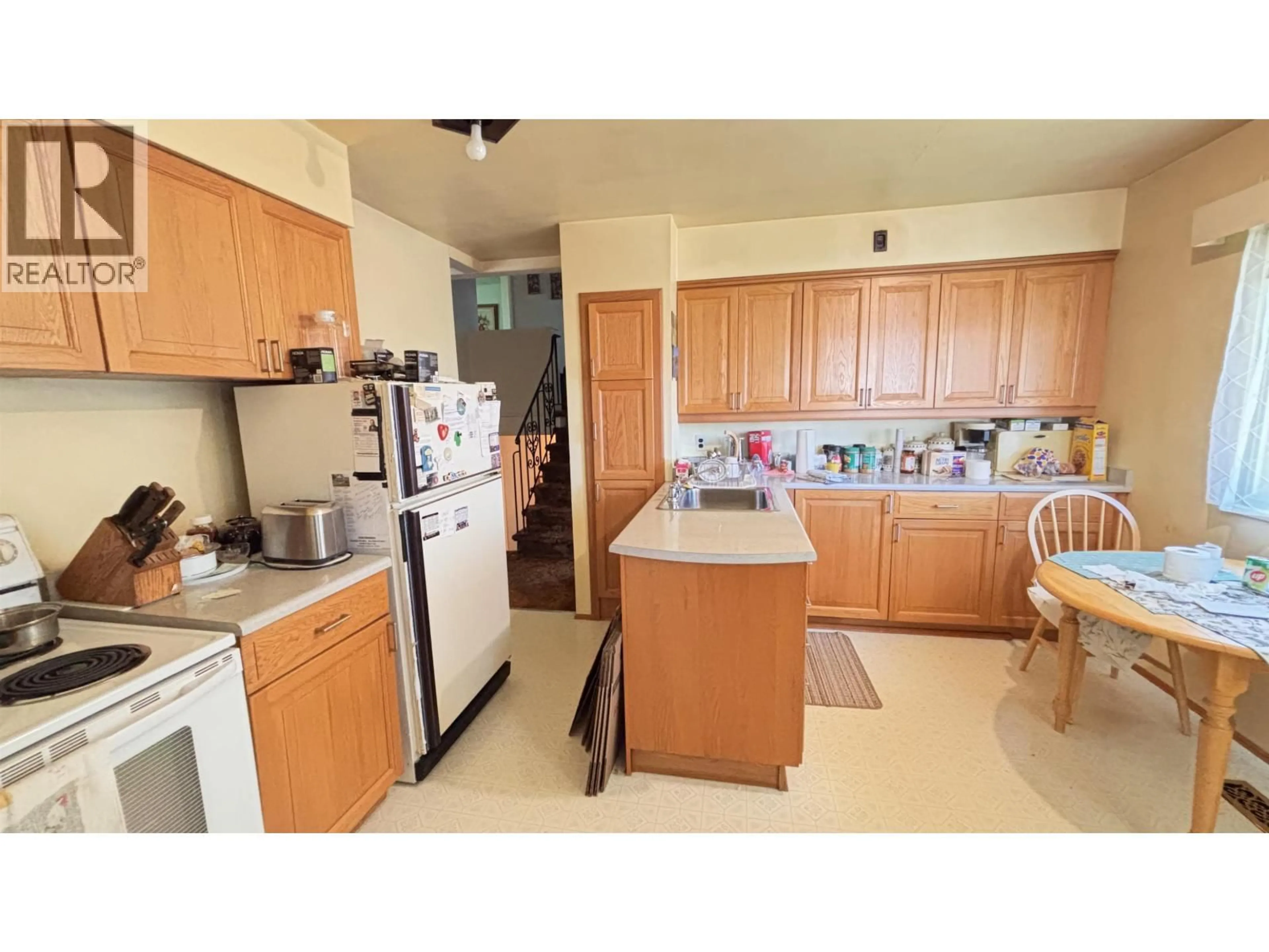Standard kitchen, unknown for 10471 SEAHAM CRESCENT, Richmond British Columbia V7A3Y4