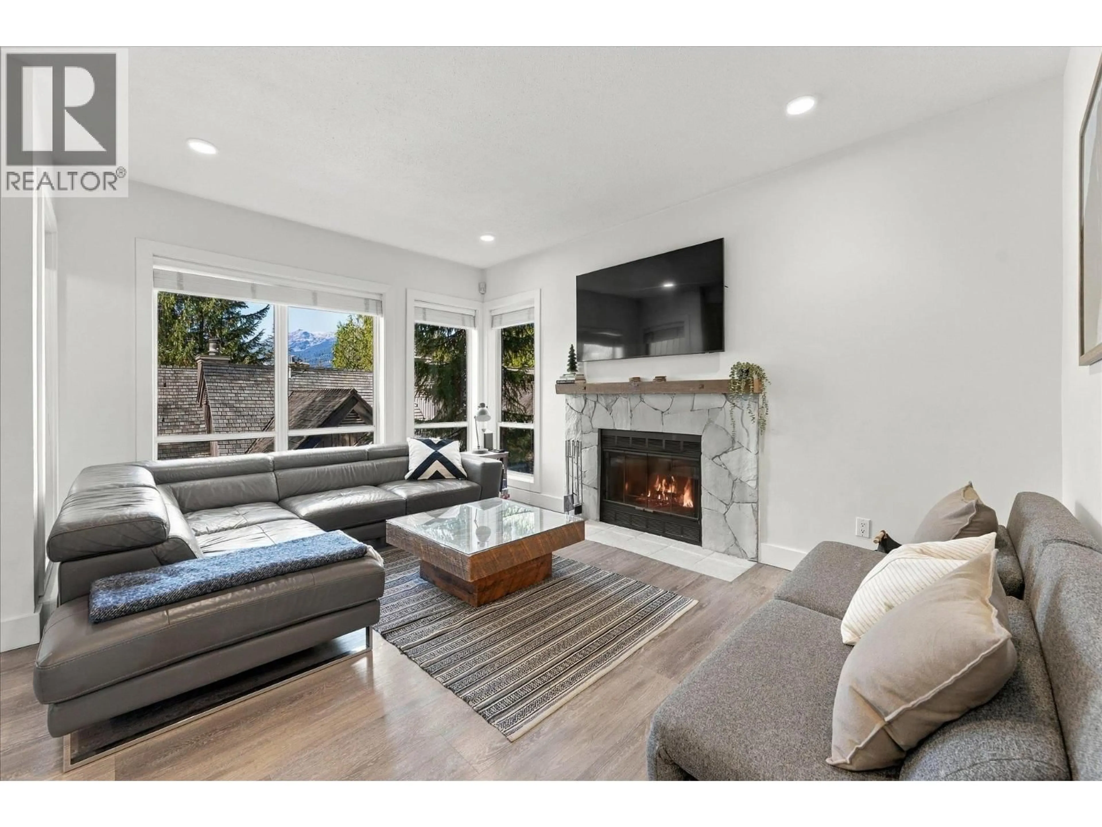 Living room with furniture, unknown for 43 - 4891 PAINTED CLIFF ROAD, Whistler British Columbia V0N1B4