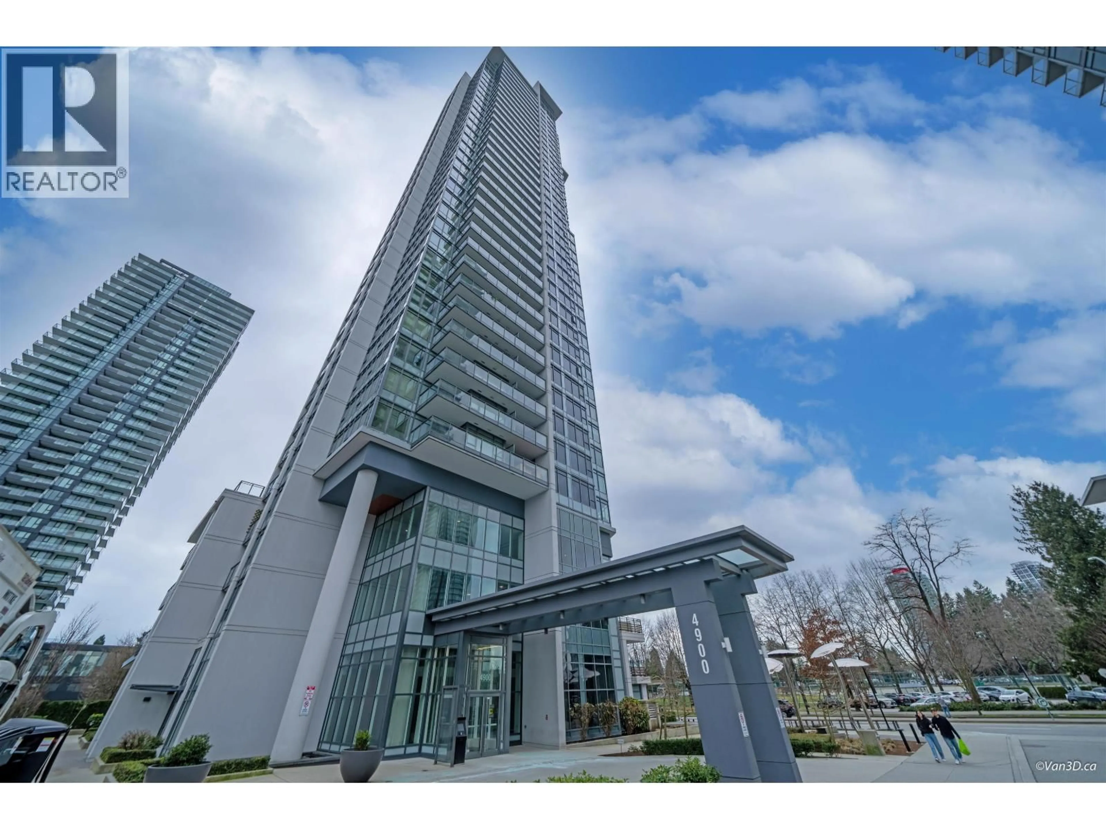 Indoor foyer for 602 - 4900 LENNOX LANE, Burnaby British Columbia V5H0G9