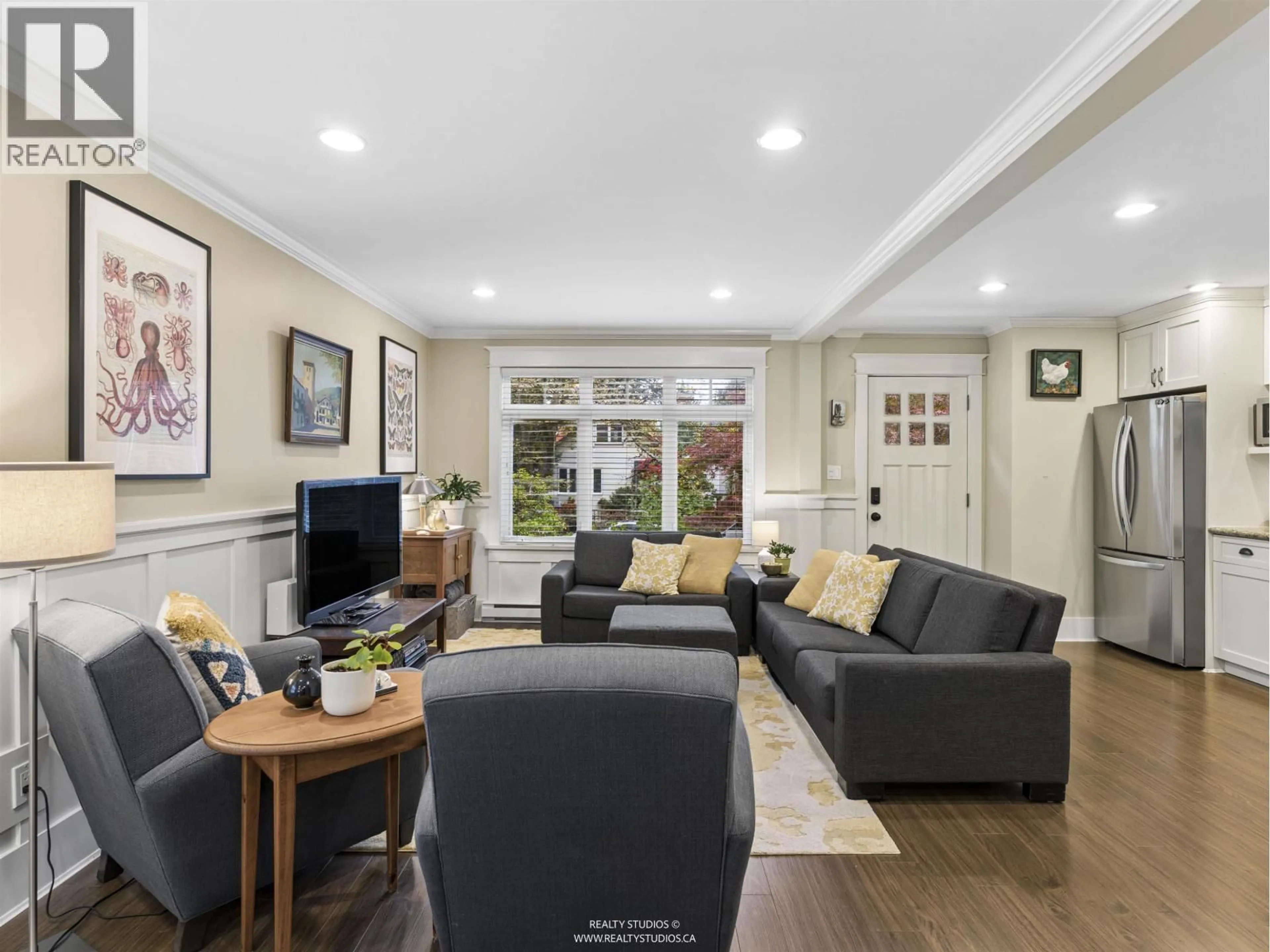 Living room with furniture, unknown for 338 20TH AVENUE, Vancouver British Columbia V5V1M3
