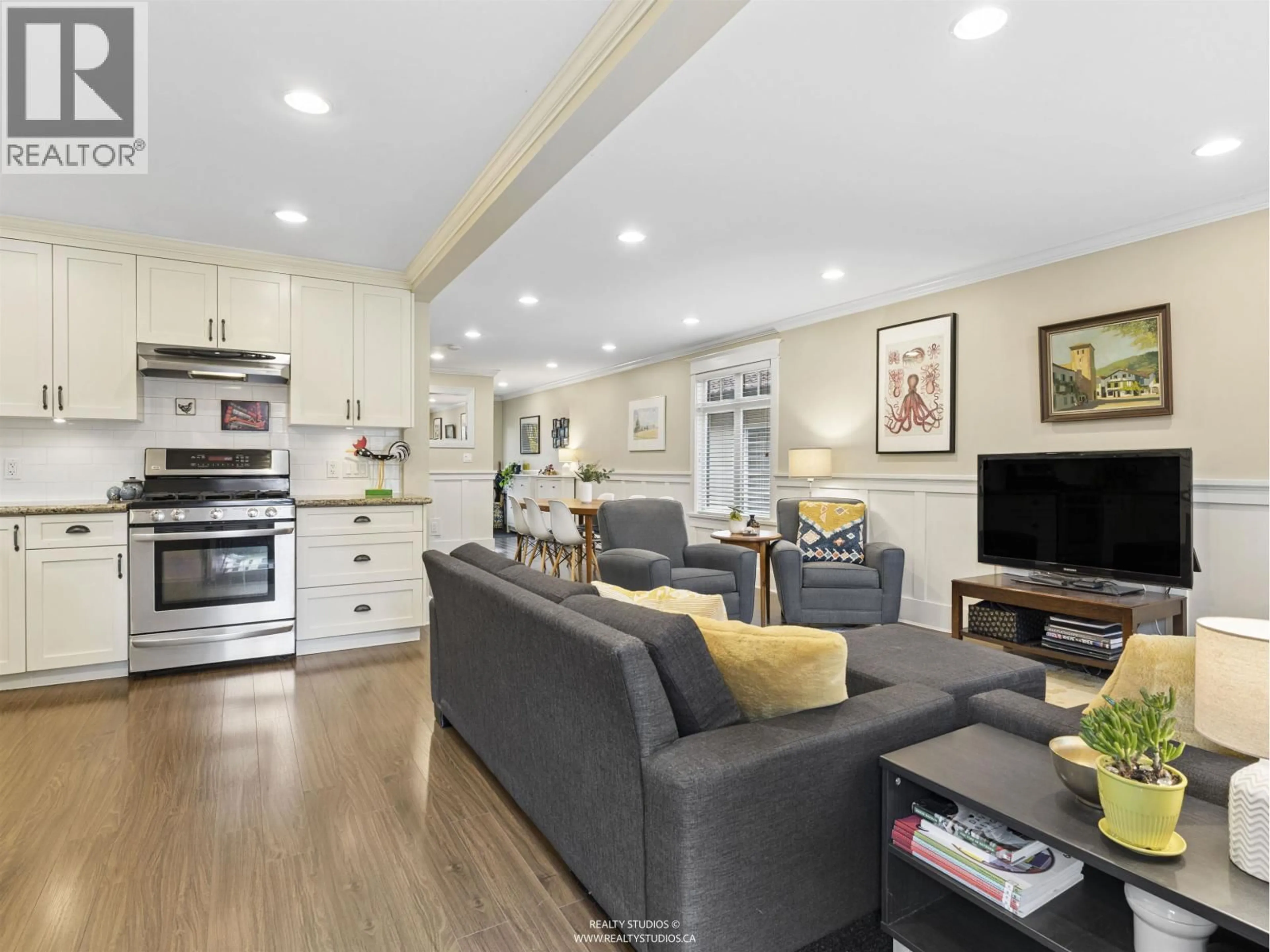 Open concept kitchen, unknown for 338 20TH AVENUE, Vancouver British Columbia V5V1M3