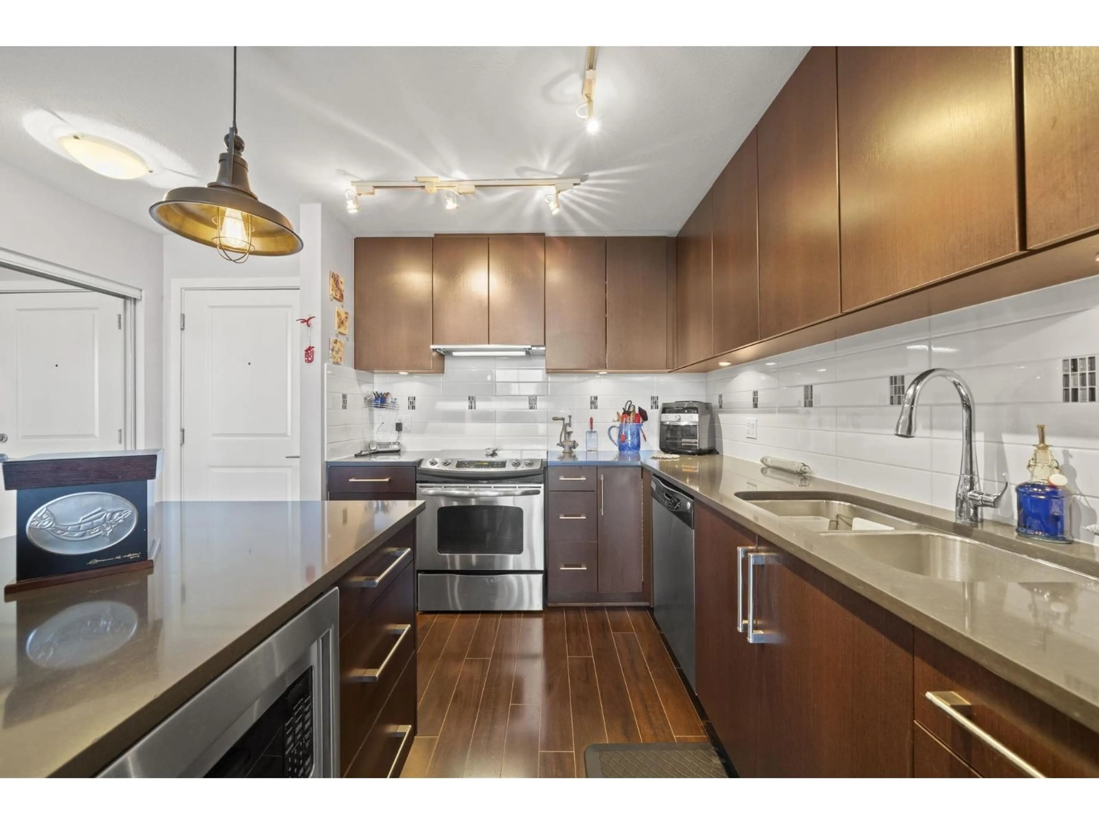 Standard kitchen, unknown for 439 - 15850 26 AVENUE, Surrey British Columbia V3S2N6