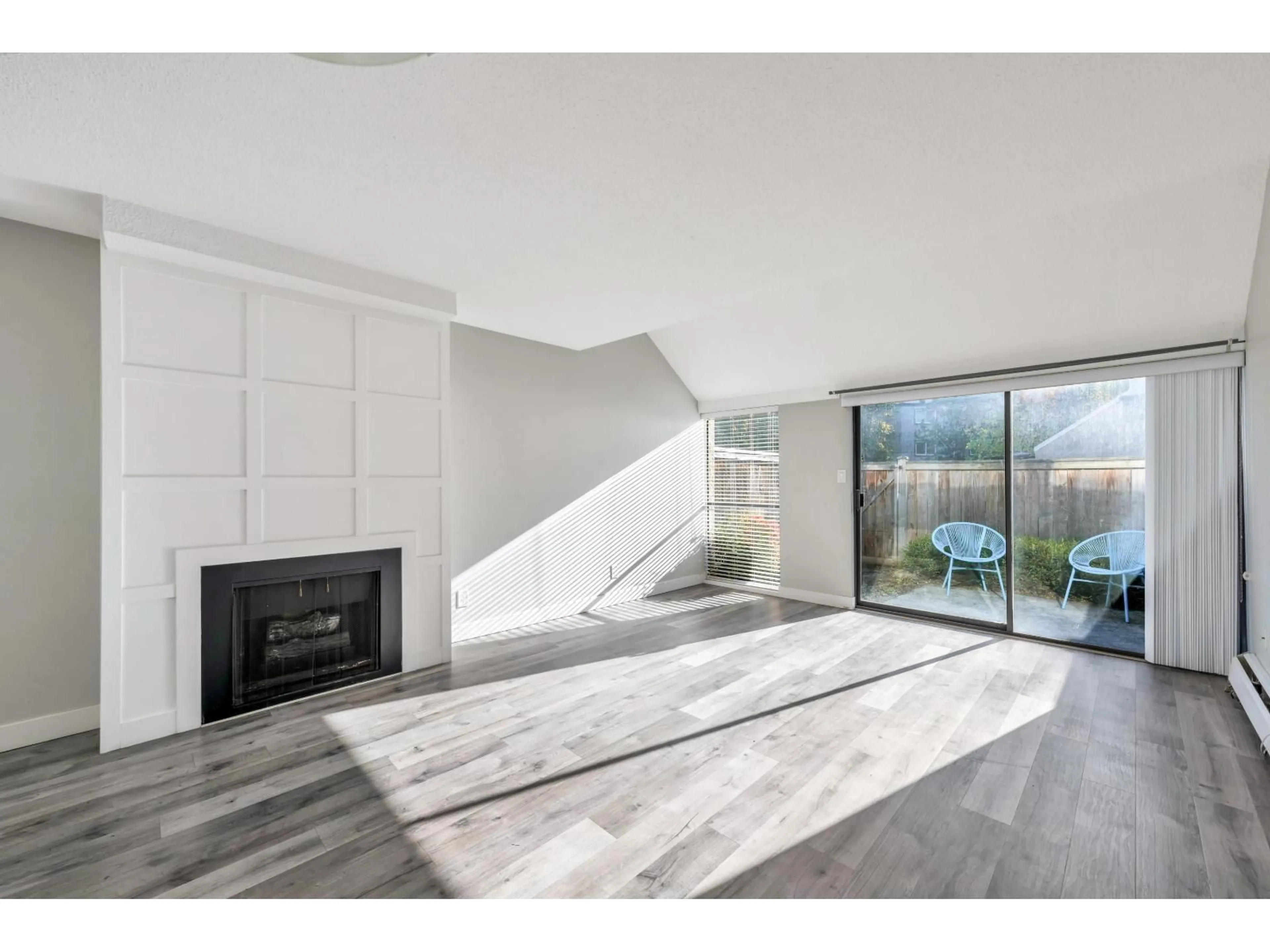 Unknown for 106 - 17720 60 AVENUE, Surrey British Columbia V3S1V2
