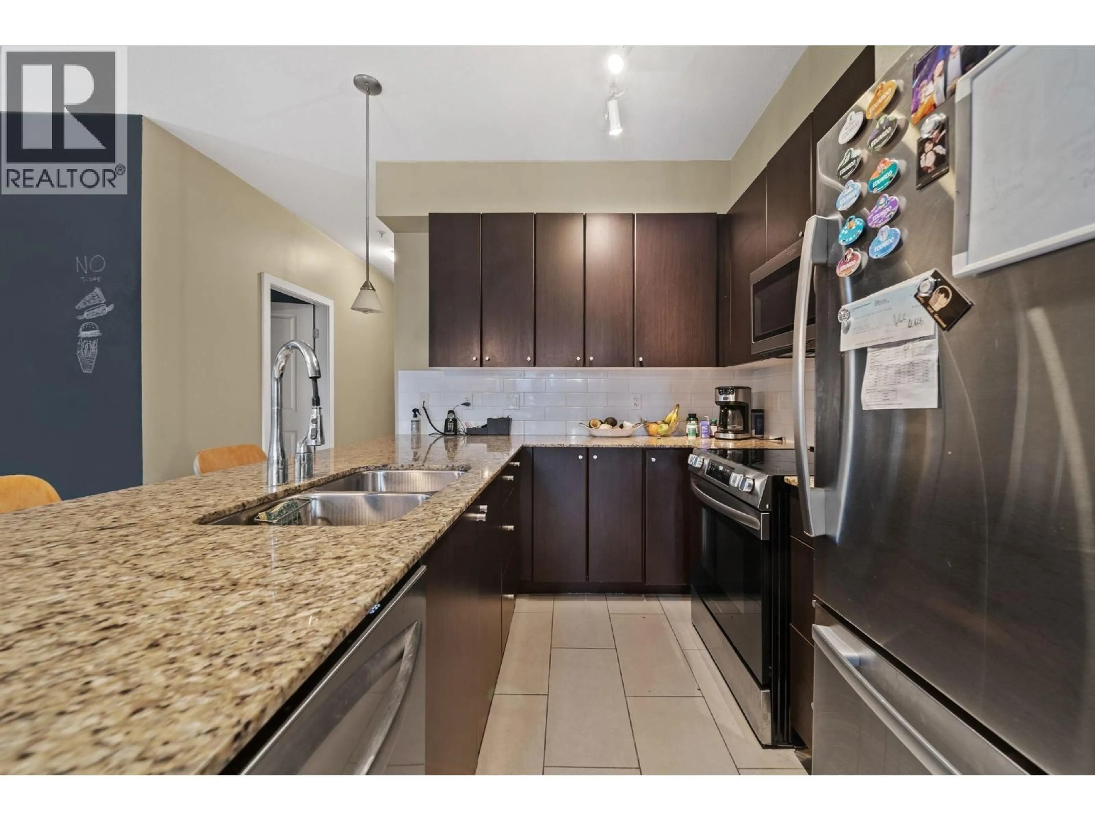 Standard kitchen, unknown for 217 - 225 FRANCIS WAY, New Westminster British Columbia V3L0G1