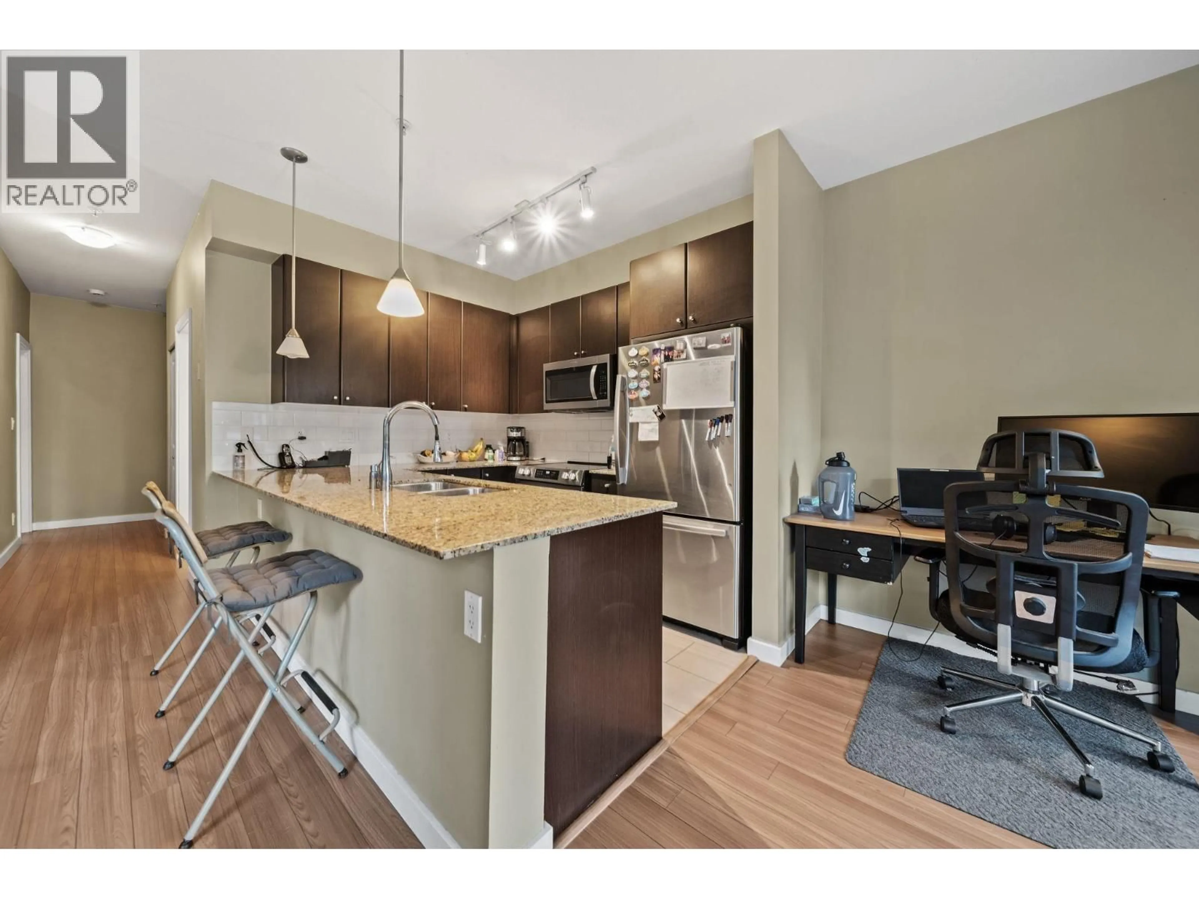 Open concept kitchen, wood/laminate floor for 217 - 225 FRANCIS WAY, New Westminster British Columbia V3L0G1