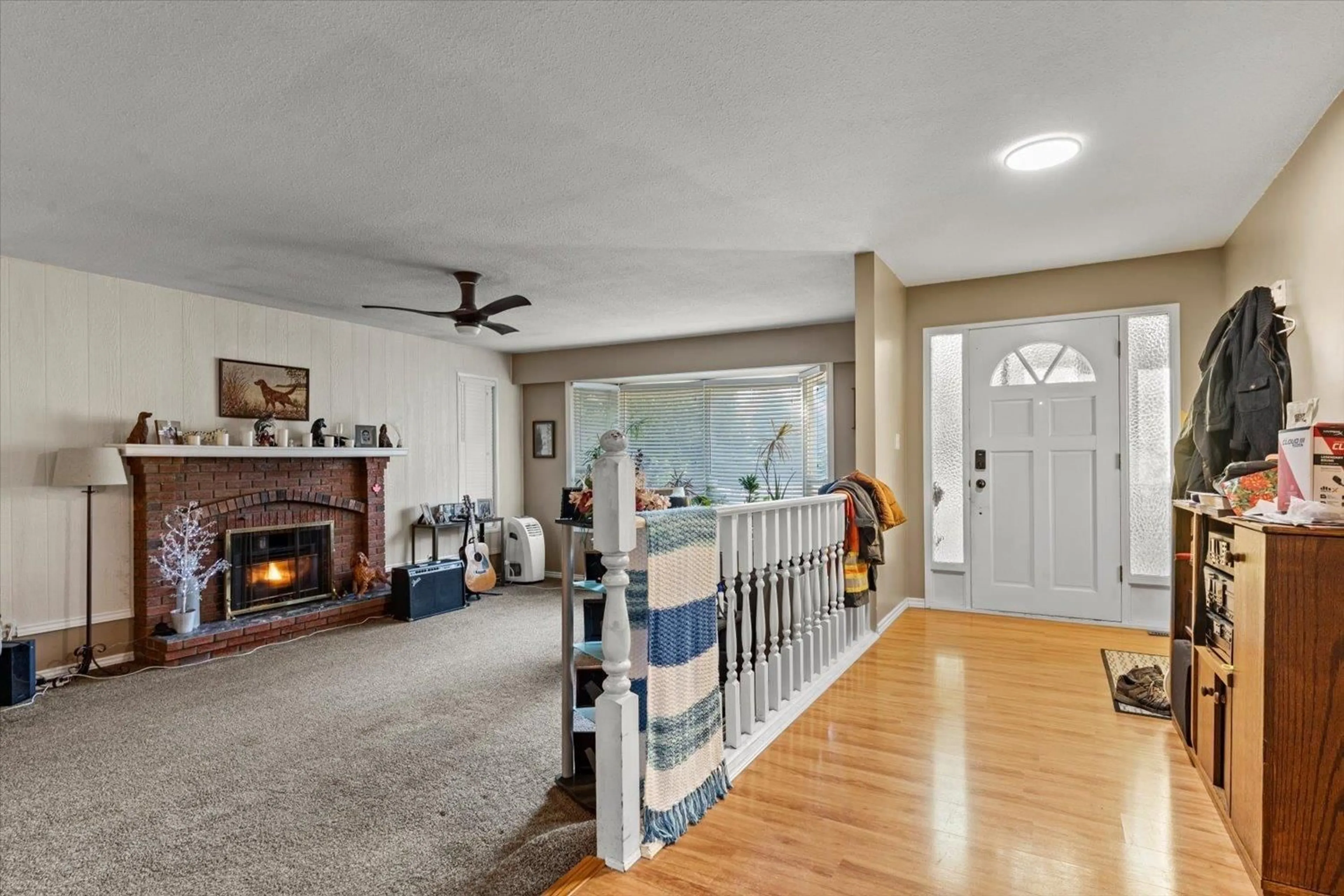 Indoor entryway for 45595 SOUTH SUMAS ROAD, Chilliwack British Columbia V2R1S3