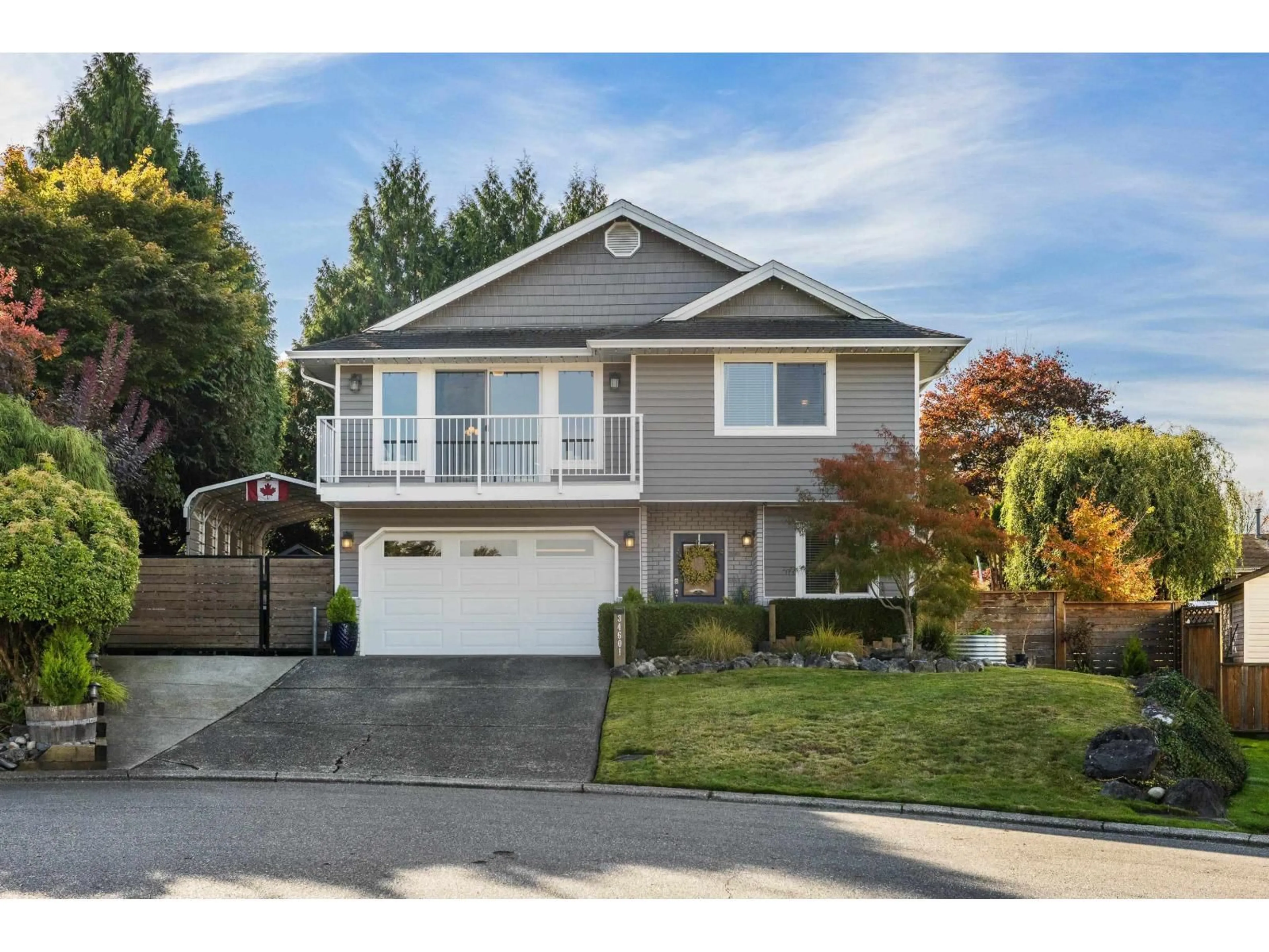 Home with vinyl exterior material, street for 34601 SEMLIN PLACE, Abbotsford British Columbia V2S6K7
