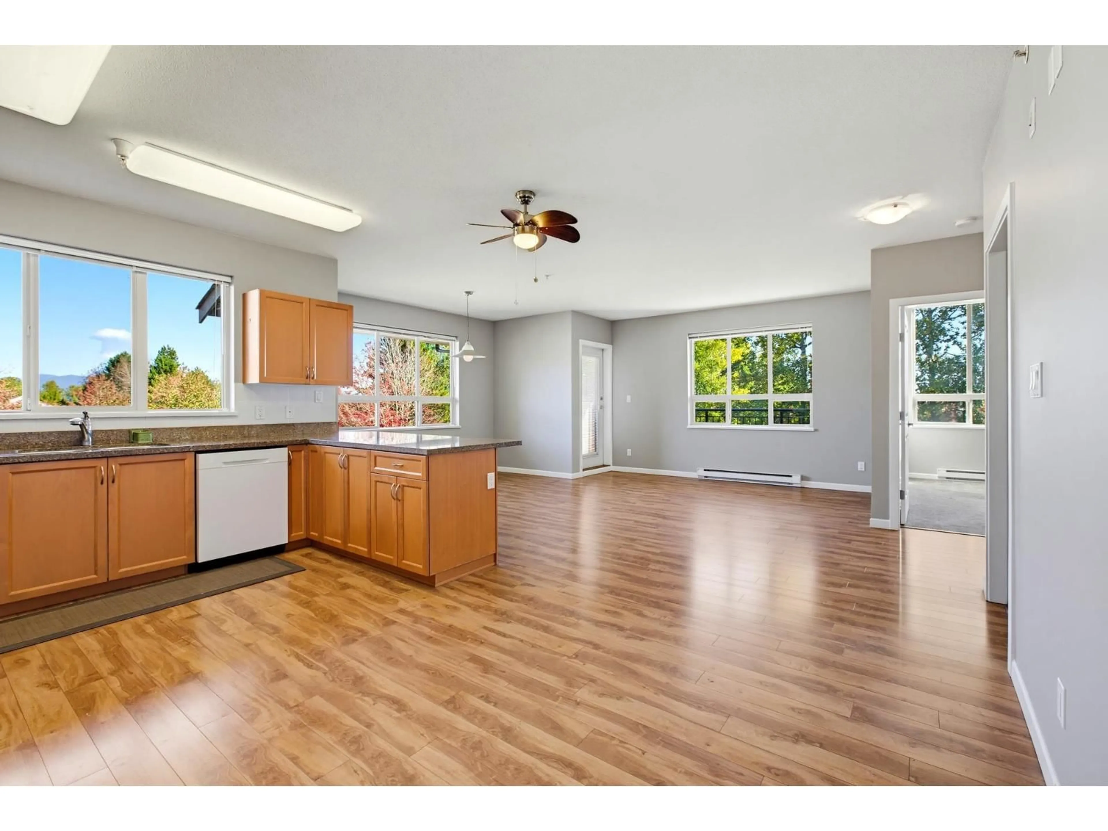 Open concept kitchen, unknown for 411 - 16068 83 AVENUE, Surrey British Columbia V4N0N2