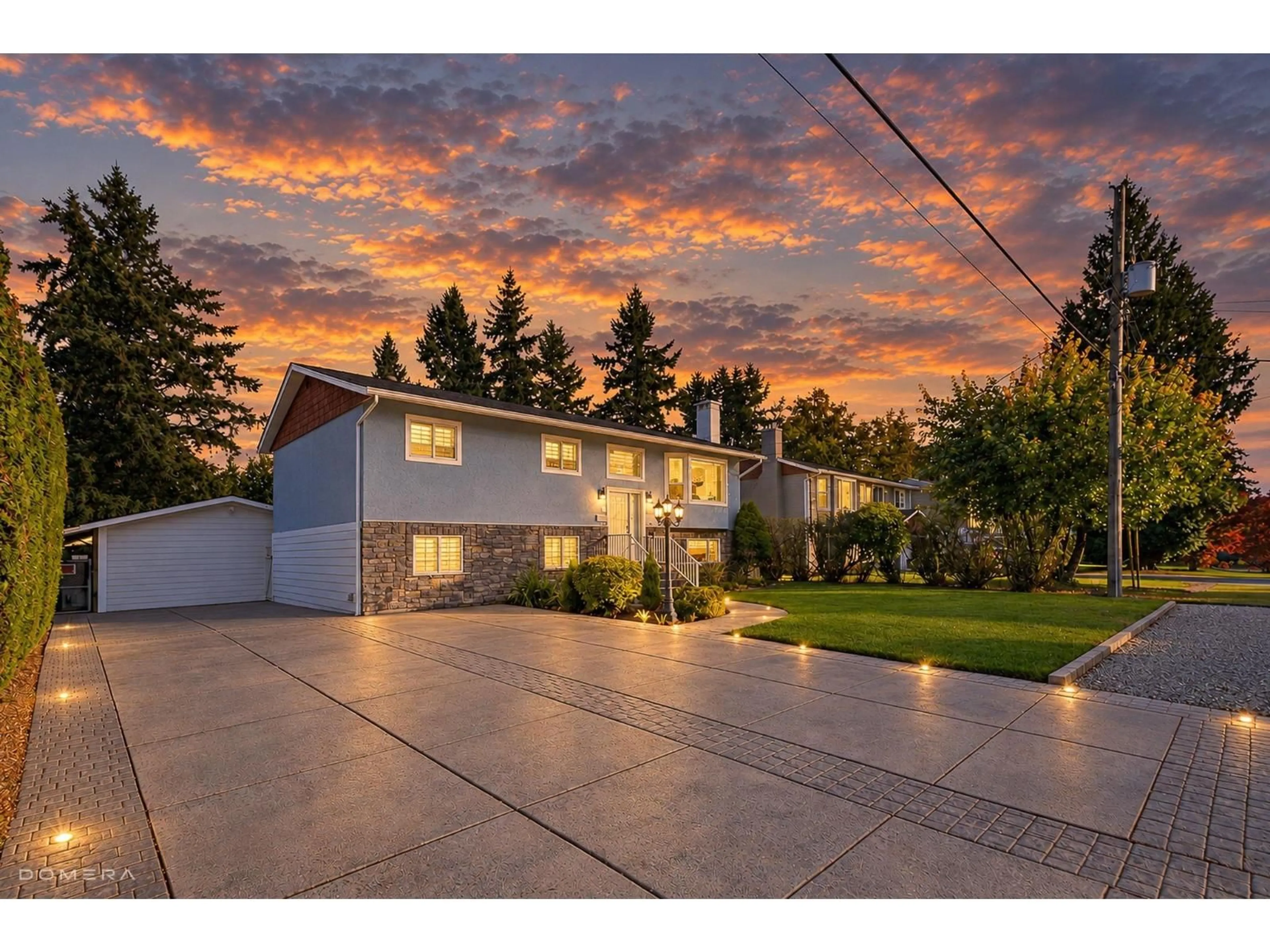 A pic from outside/outdoor area/front of a property/back of a property/a pic from drone, street for 3684 197 STREET, Langley British Columbia V3A1B3