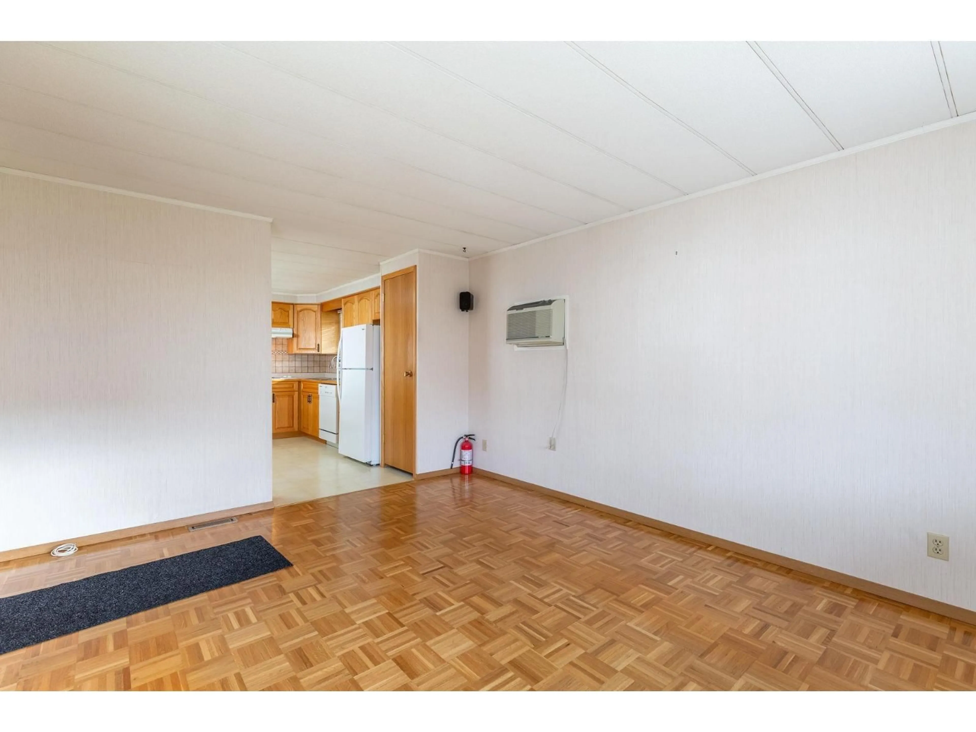A pic of a room for 48 - 8254 134 STREET, Surrey British Columbia V3W6M2
