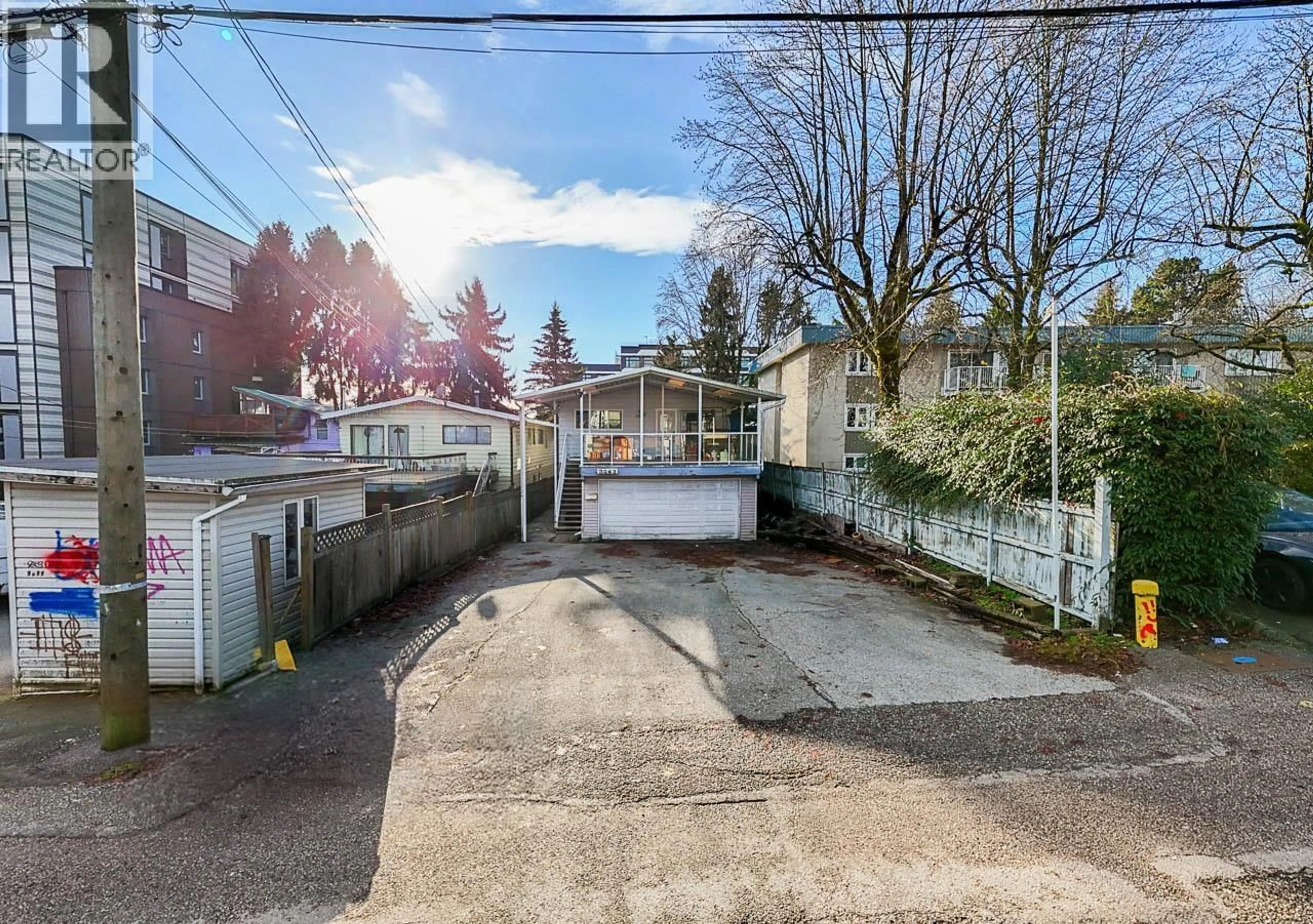 A pic from outside/outdoor area/front of a property/back of a property/a pic from drone, street for 3263 VANNESS AVENUE, Vancouver British Columbia V5R5A7