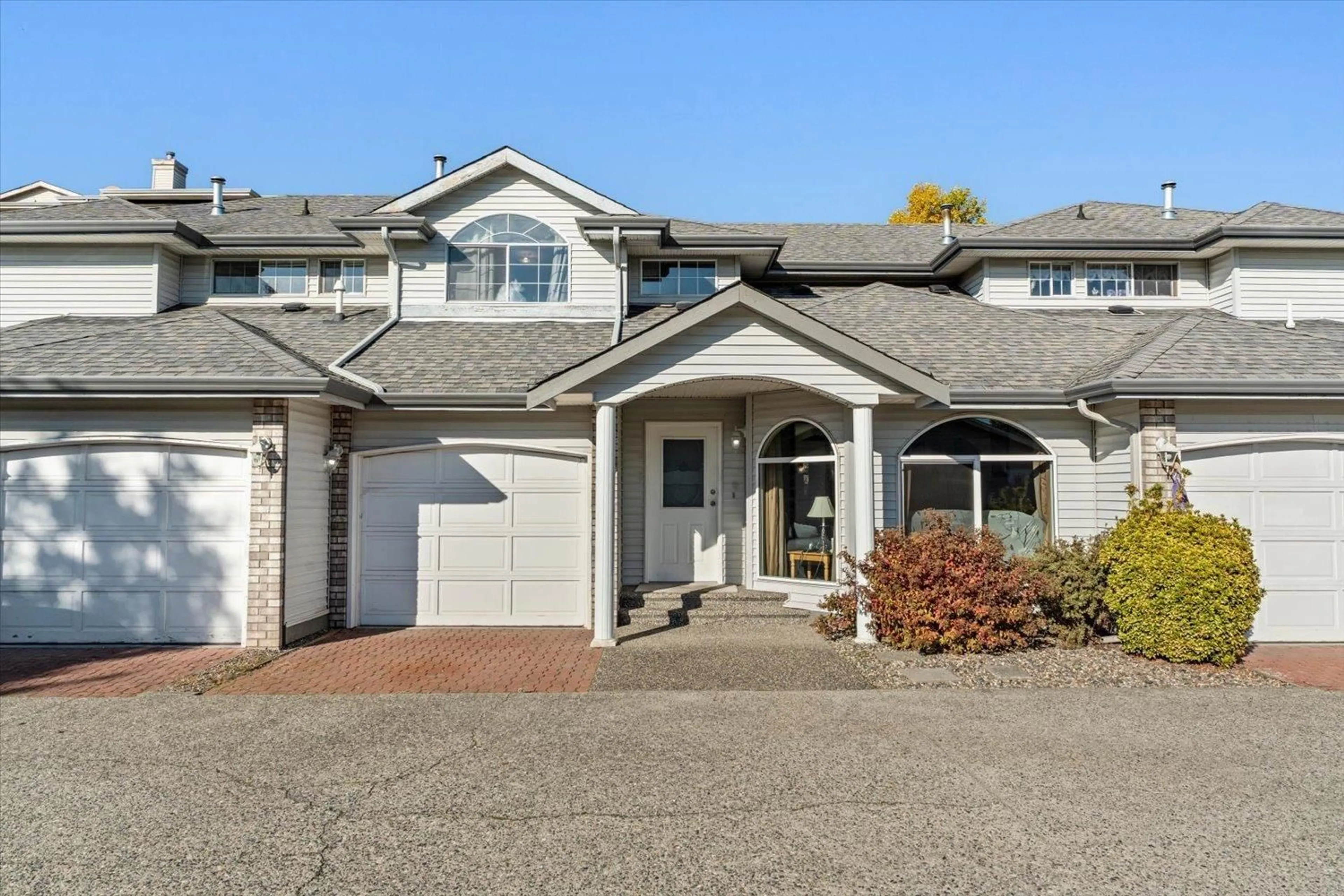 Home with vinyl exterior material, street for 2 - 9457 BROADWAY ROAD, Chilliwack British Columbia V2P5T8