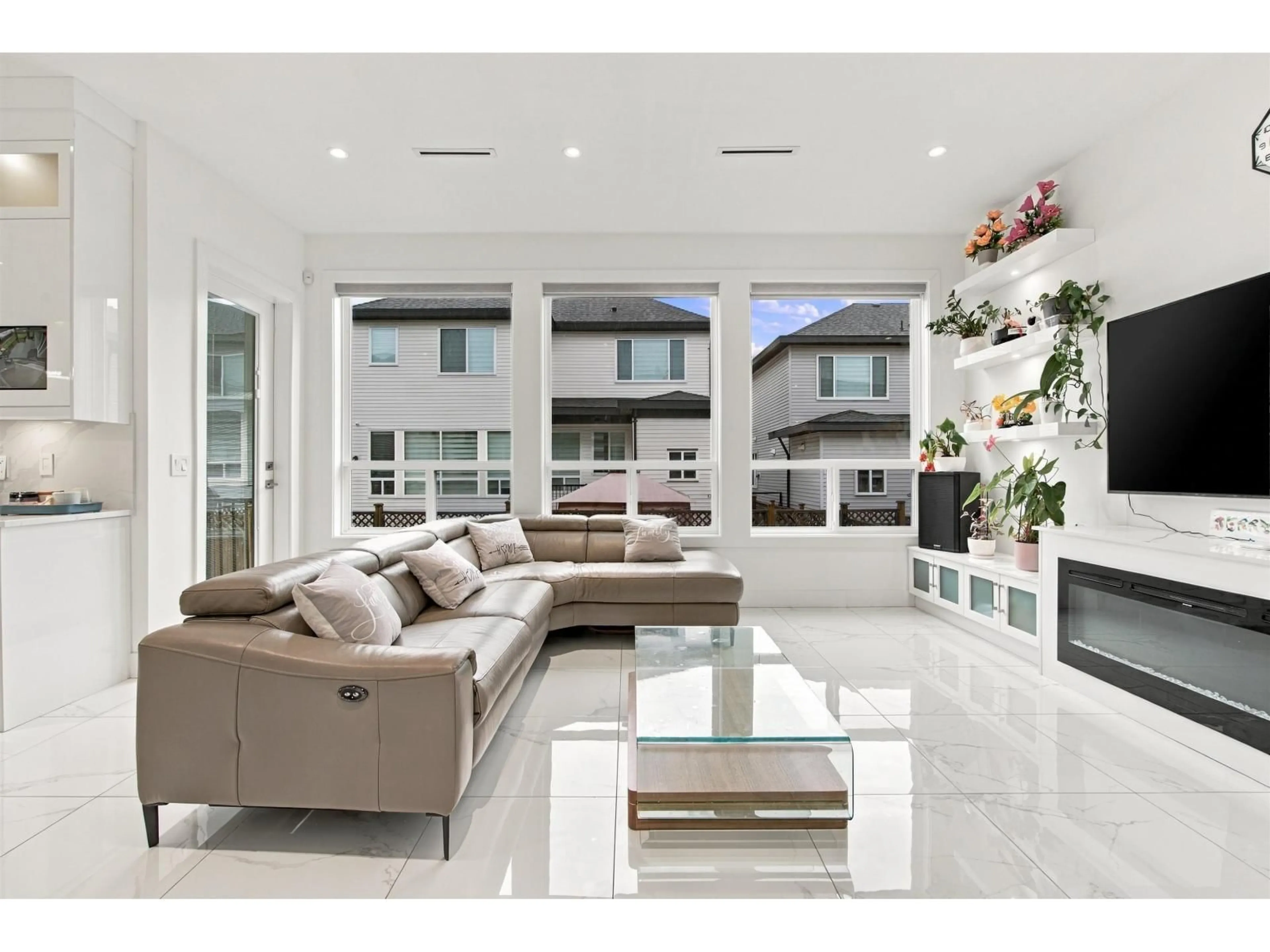 Living room with furniture, ceramic/tile floor for 5929 140B STREET, Surrey British Columbia V3X0J3