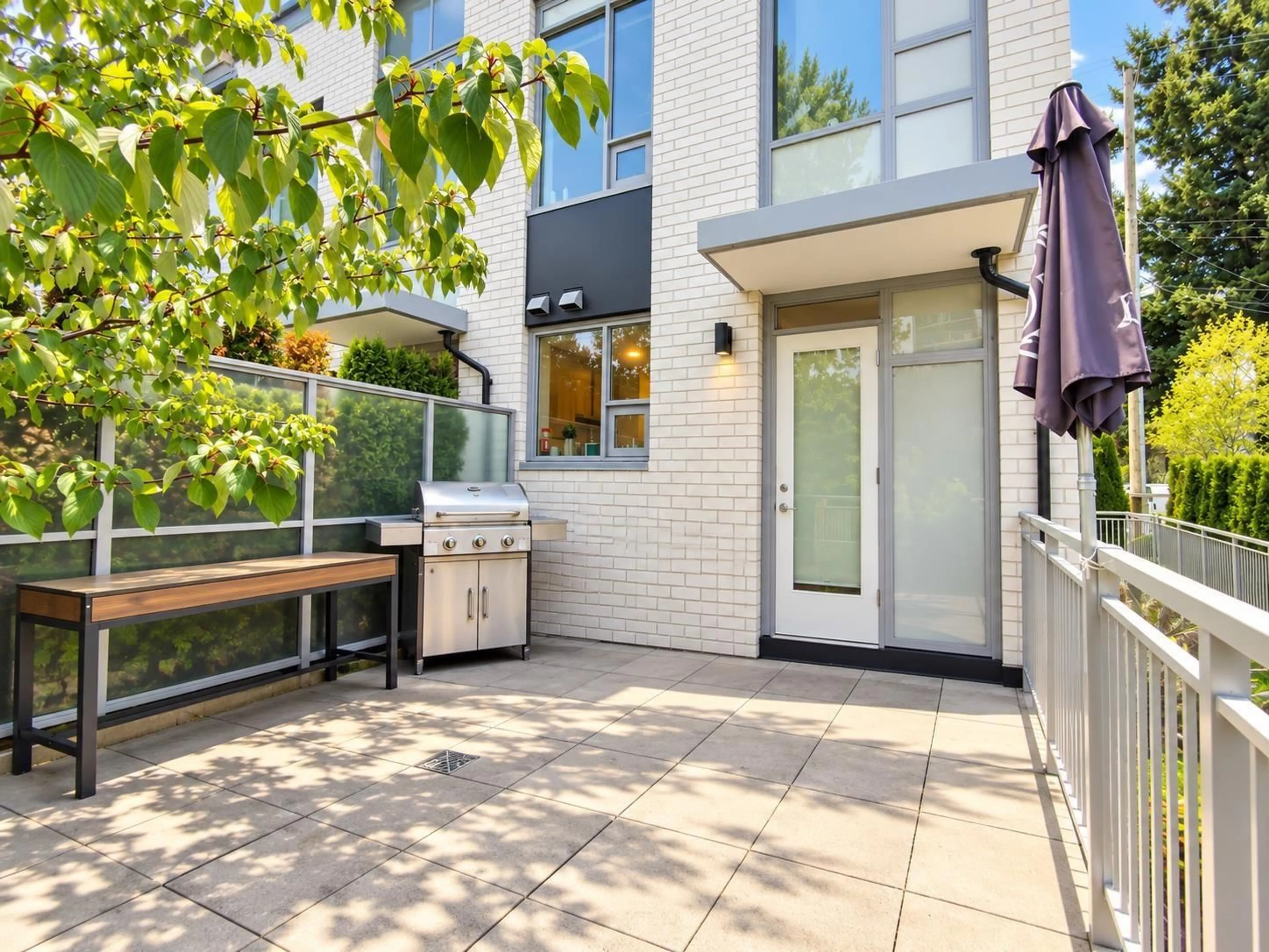 Patio, street for 9 - 10180 133 STREET, Surrey British Columbia V3T0S4