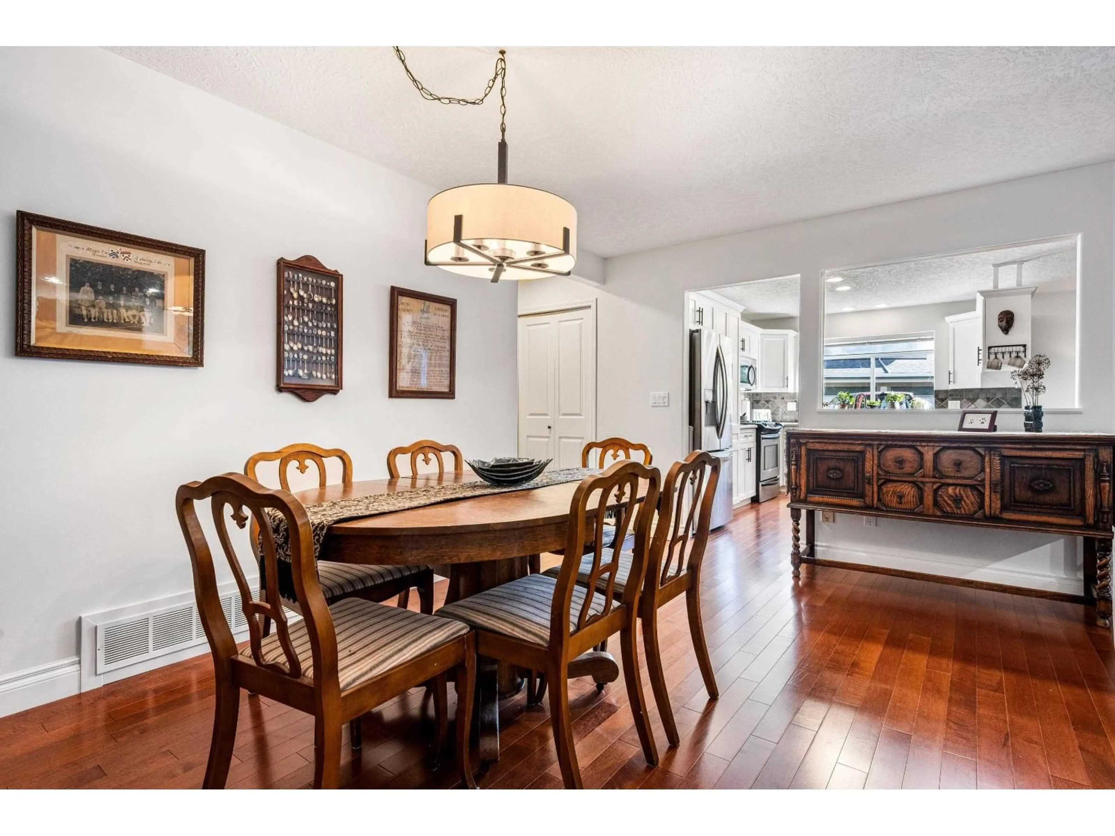 Dining room, wood/laminate floor for 120 - 4001 OLD CLAYBURN ROAD, Abbotsford British Columbia V3G1C5