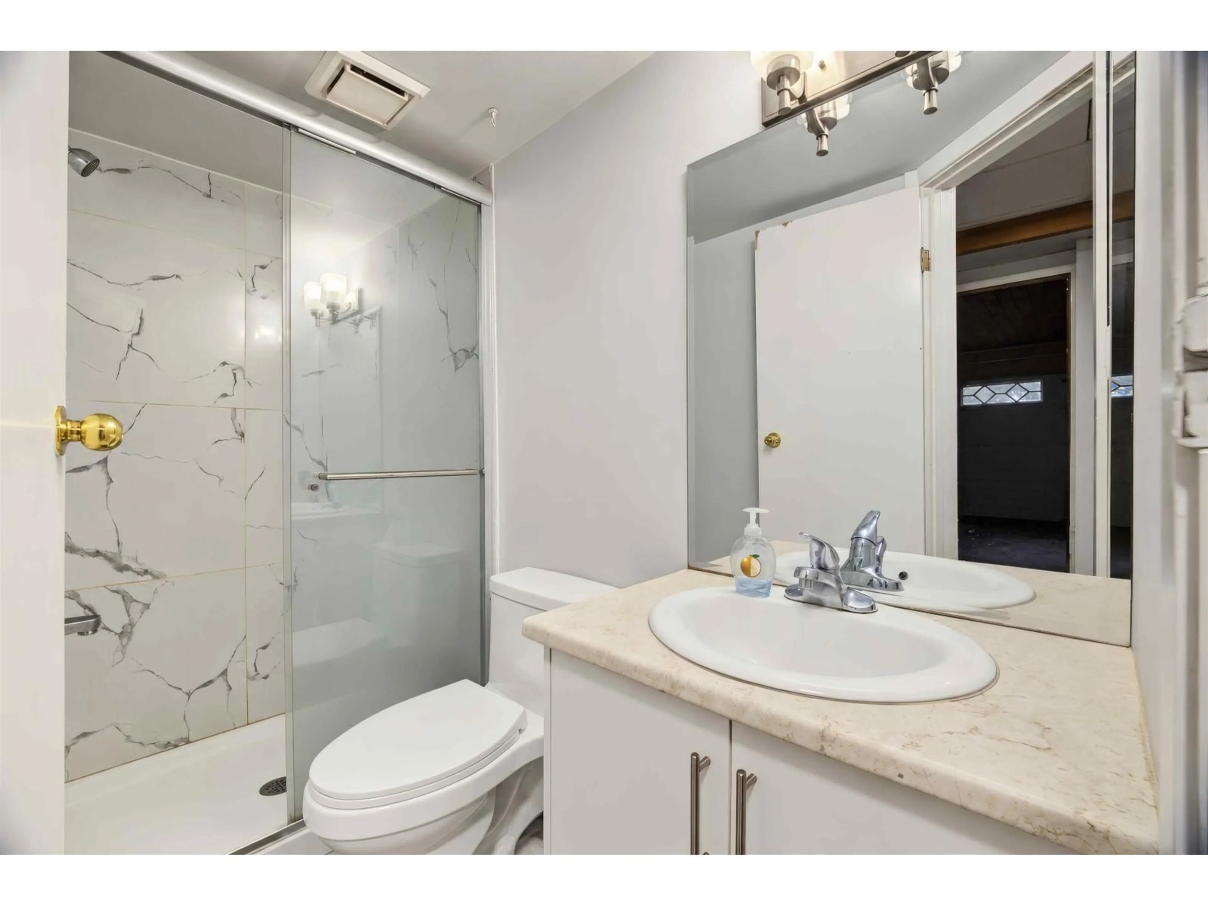 Standard bathroom, ceramic/tile floor for 8553 116B STREET, Delta British Columbia V4C7V1