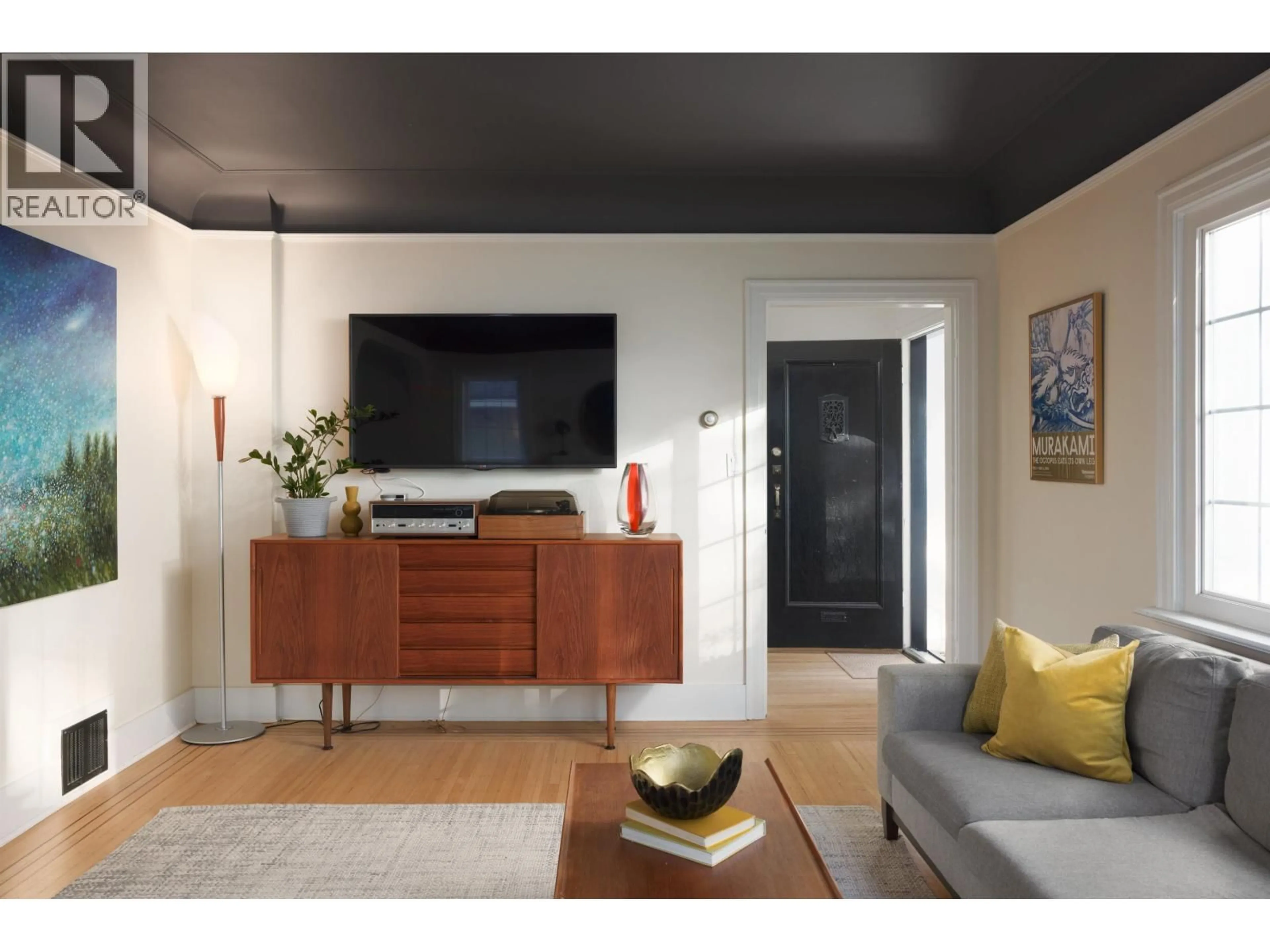 Living room with furniture, wood/laminate floor for 455 22ND AVENUE, Vancouver British Columbia V5Y2G6