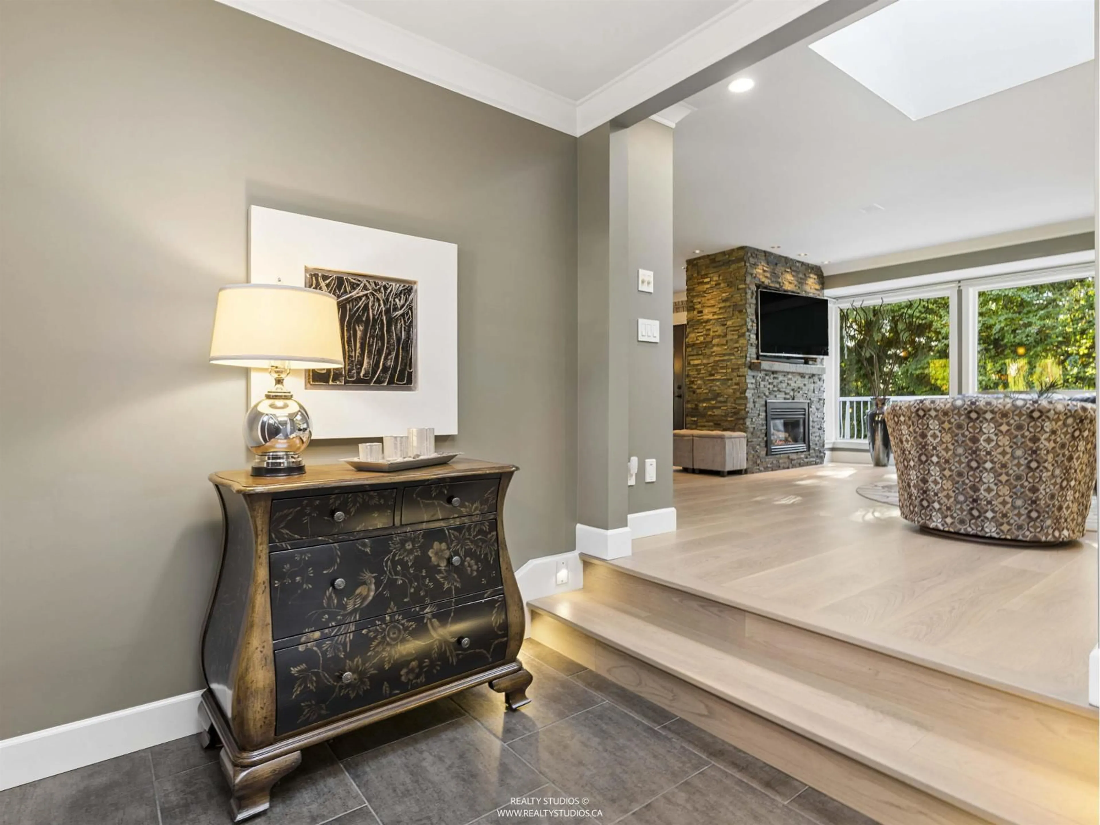 Indoor entryway for 8075 MODESTO DRIVE, Delta British Columbia V4C4A9